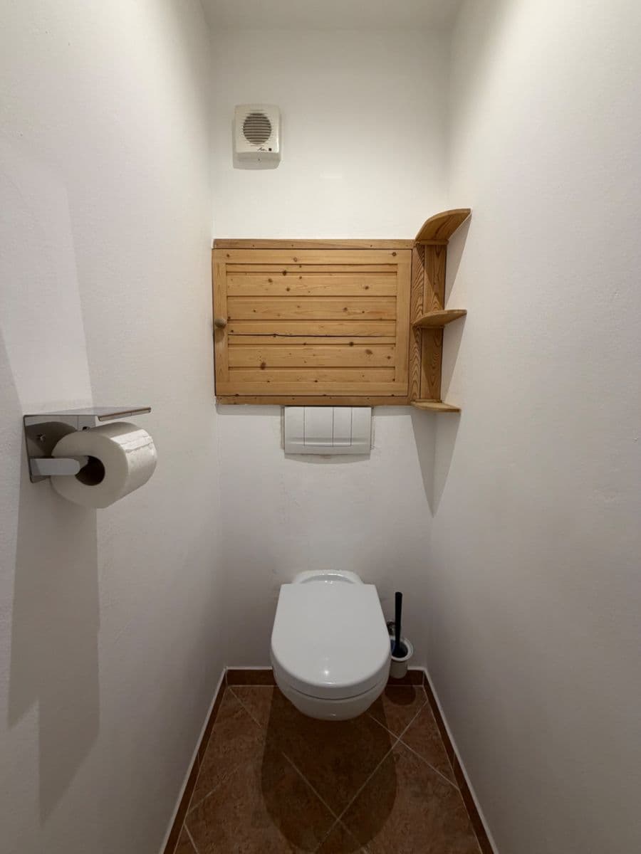 Prenájom bytu 3-izbový 80 m², Na Jarově, Praha, Praha Prenájom bytu 3-izbový 80 m², Na Jarově, Praha, Praha
