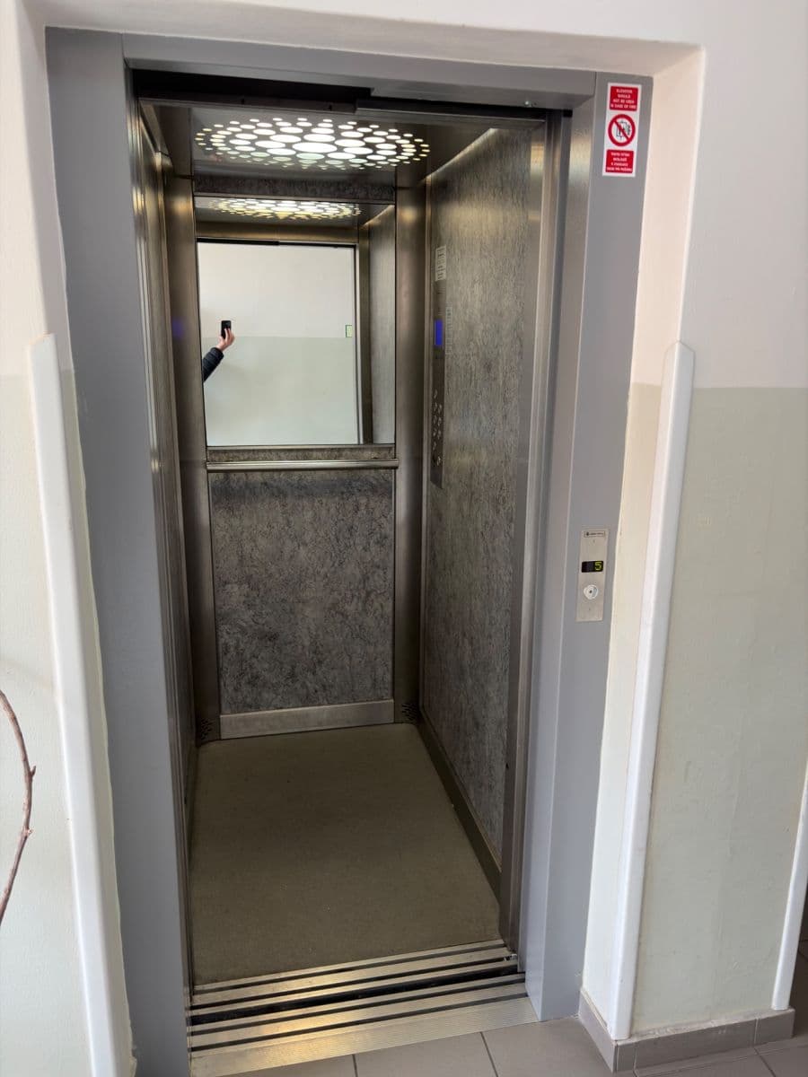 Prenájom bytu 3-izbový 80 m², Na Jarově, Praha, Praha Prenájom bytu 3-izbový 80 m², Na Jarově, Praha, Praha