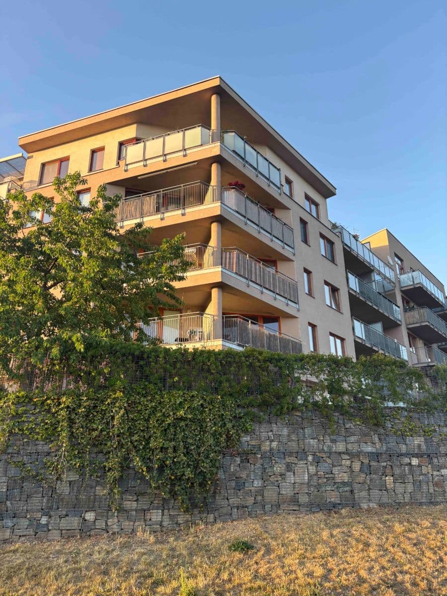 Prenájom bytu 2-izbový 62 m², Athénská, Praha, Praha Prenájom bytu 2-izbový 62 m², Athénská, Praha, Praha