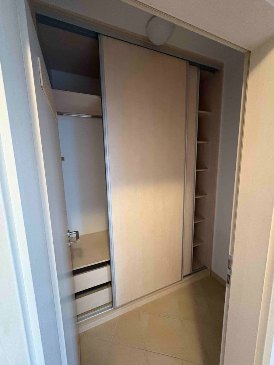 Prenájom bytu 2-izbový 62 m², Athénská, Praha, Praha Prenájom bytu 2-izbový 62 m², Athénská, Praha, Praha