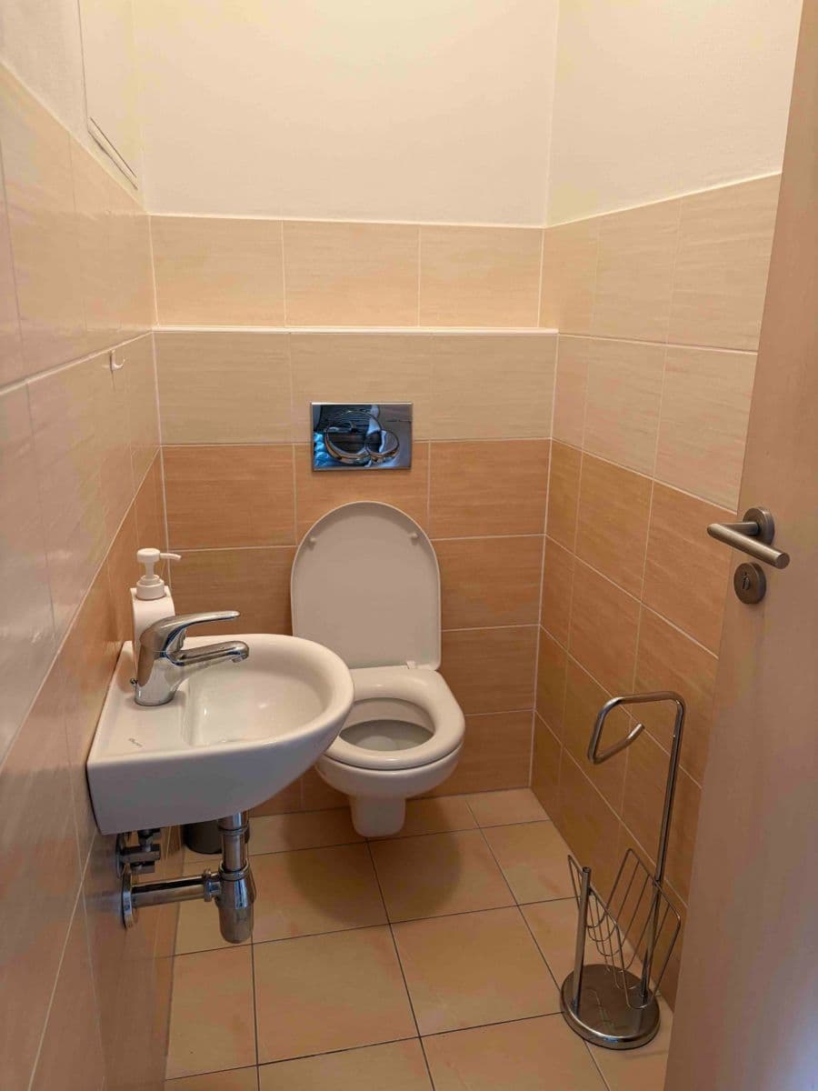 Prenájom bytu 2-izbový 62 m², Athénská, Praha, Praha Prenájom bytu 2-izbový 62 m², Athénská, Praha, Praha
