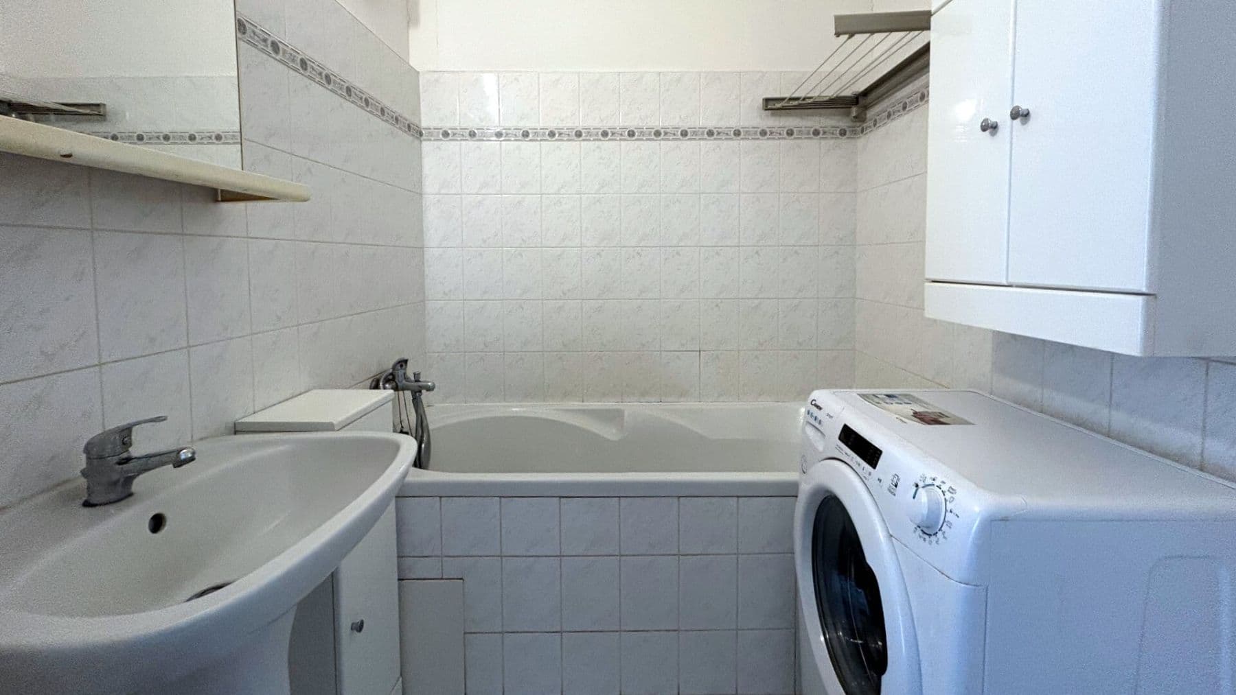 Predaj bytu 3-izbový 71 m², Zdiměřická, Praha, Praha Predaj bytu 3-izbový 71 m², Zdiměřická, Praha, Praha