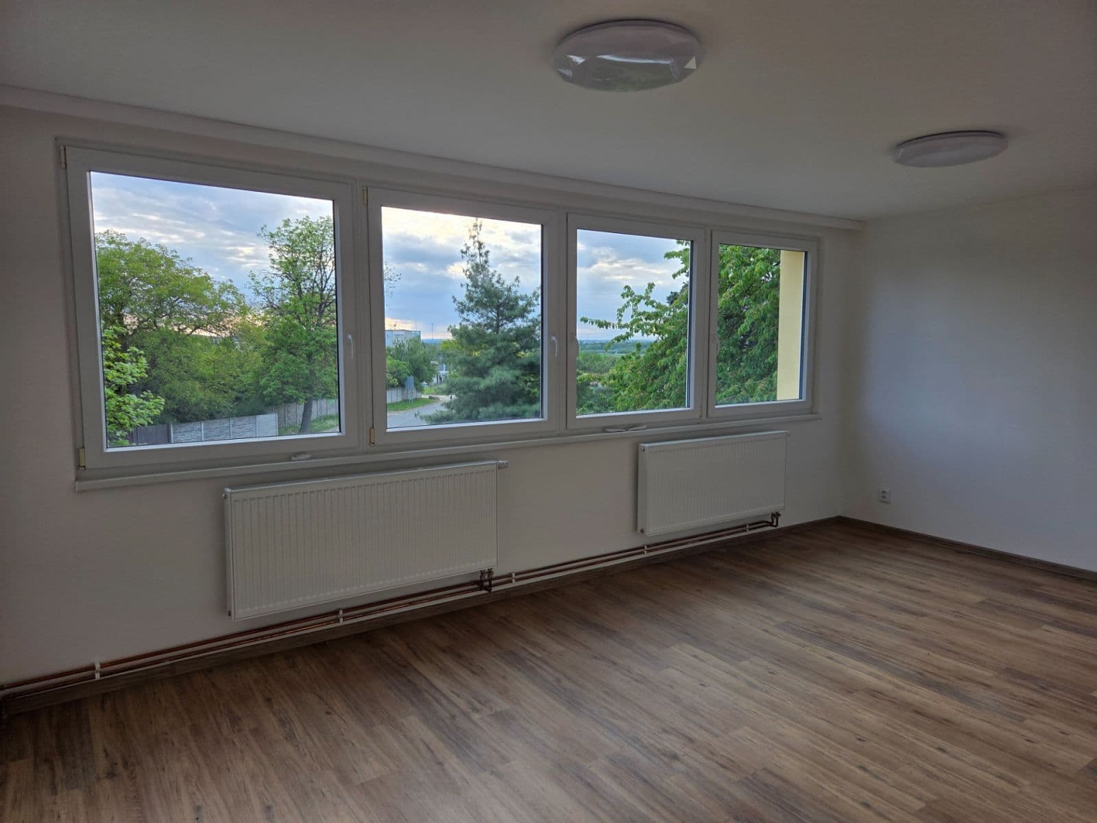 Prenájom domu 105 m², pozemek 1.002 m², Na Terase, Zlatníky-Hodkovice, Středočeský kraj Prenájom domu 105 m², pozemek 1.002 m², Na Terase, Zlatníky-Hodkovice, Středočeský kraj