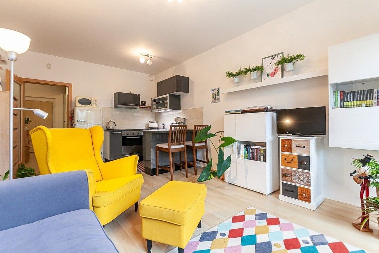 Prenájom bytu 1-izbový 34 m², Sazovická, Praha, Praha Prenájom bytu 1-izbový 34 m², Sazovická, Praha, Praha