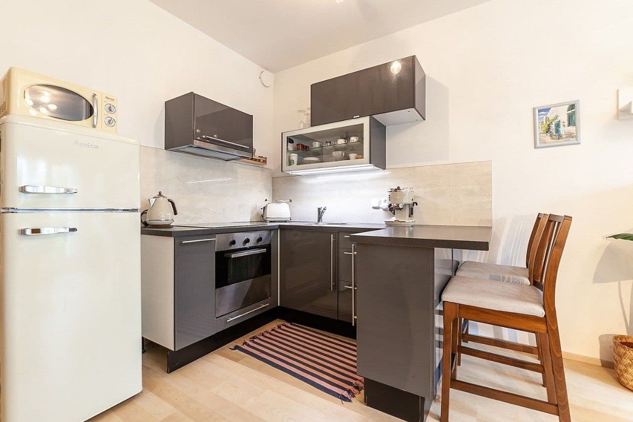 Prenájom bytu 1-izbový 34 m², Sazovická, Praha, Praha Prenájom bytu 1-izbový 34 m², Sazovická, Praha, Praha