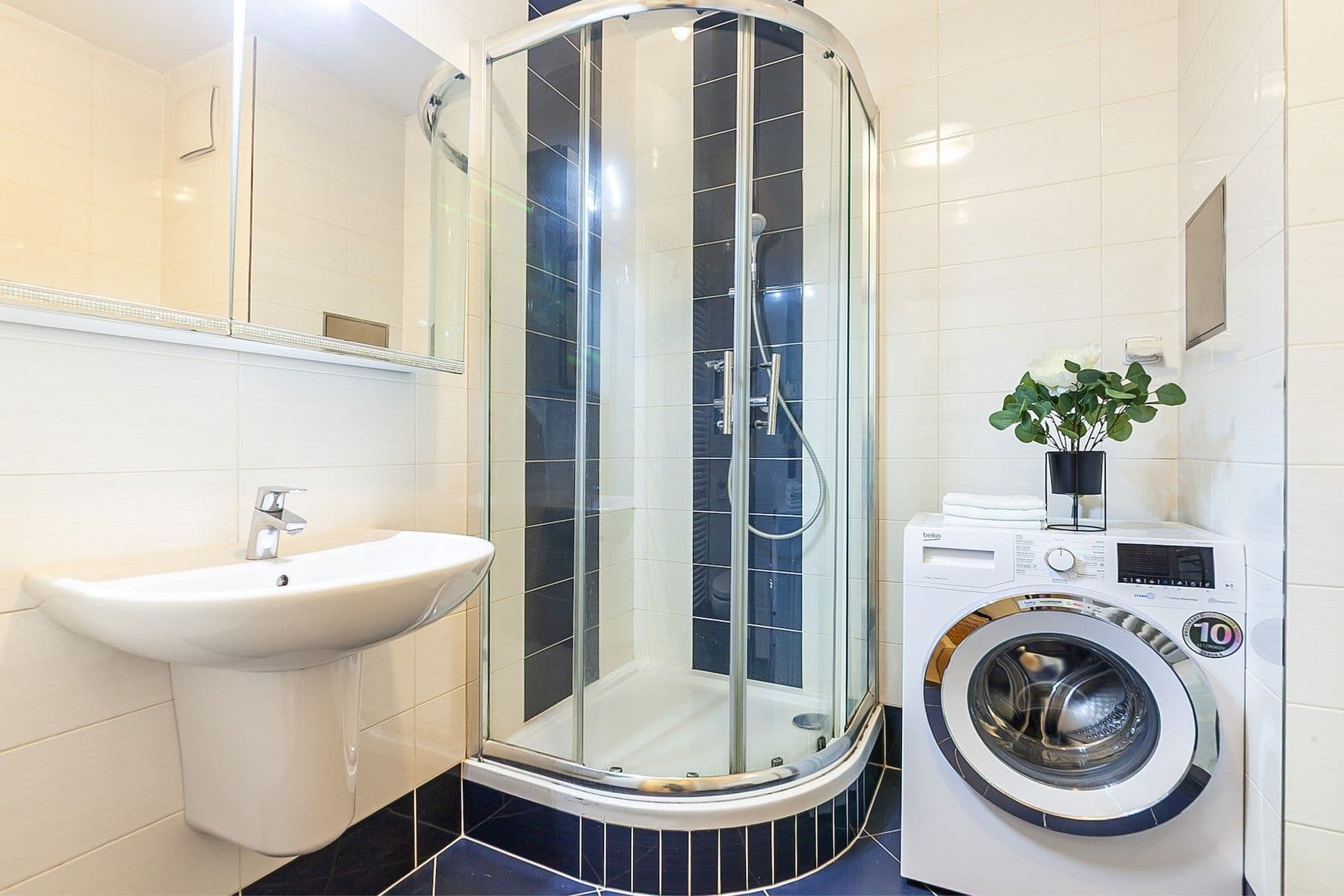 Prenájom bytu 1-izbový 34 m², Sazovická, Praha, Praha Prenájom bytu 1-izbový 34 m², Sazovická, Praha, Praha