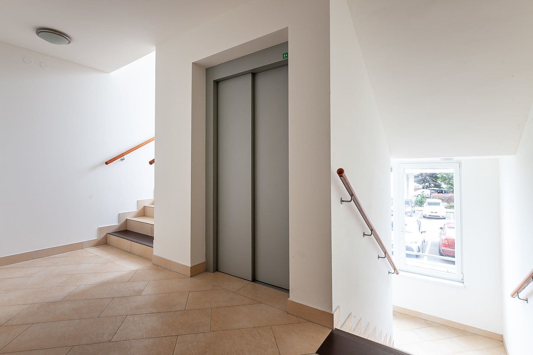 Prenájom bytu 1-izbový 34 m², Sazovická, Praha, Praha Prenájom bytu 1-izbový 34 m², Sazovická, Praha, Praha