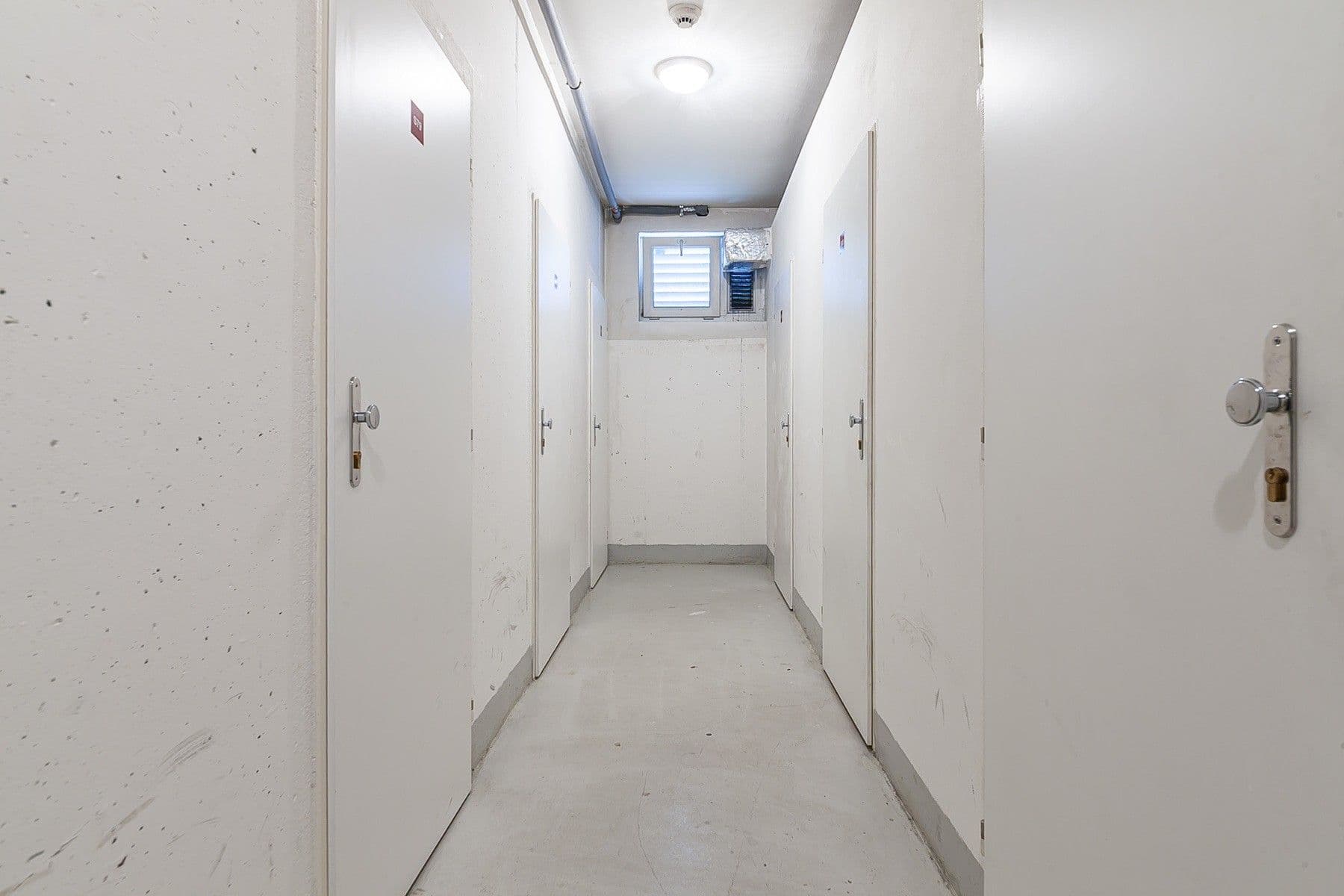 Prenájom bytu 1-izbový 34 m², Sazovická, Praha, Praha Prenájom bytu 1-izbový 34 m², Sazovická, Praha, Praha