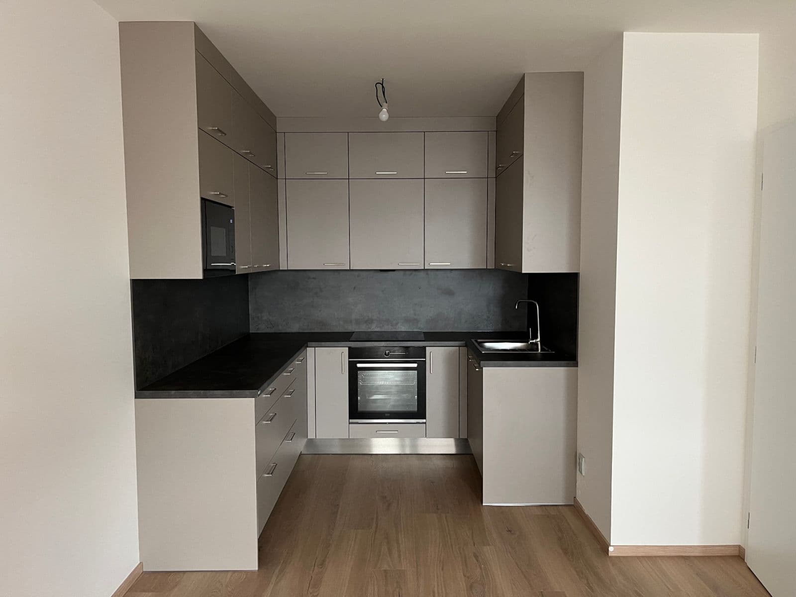 Prenájom bytu 2-izbový 52 m², Waltariho, Praha, Praha Prenájom bytu 2-izbový 52 m², Waltariho, Praha, Praha