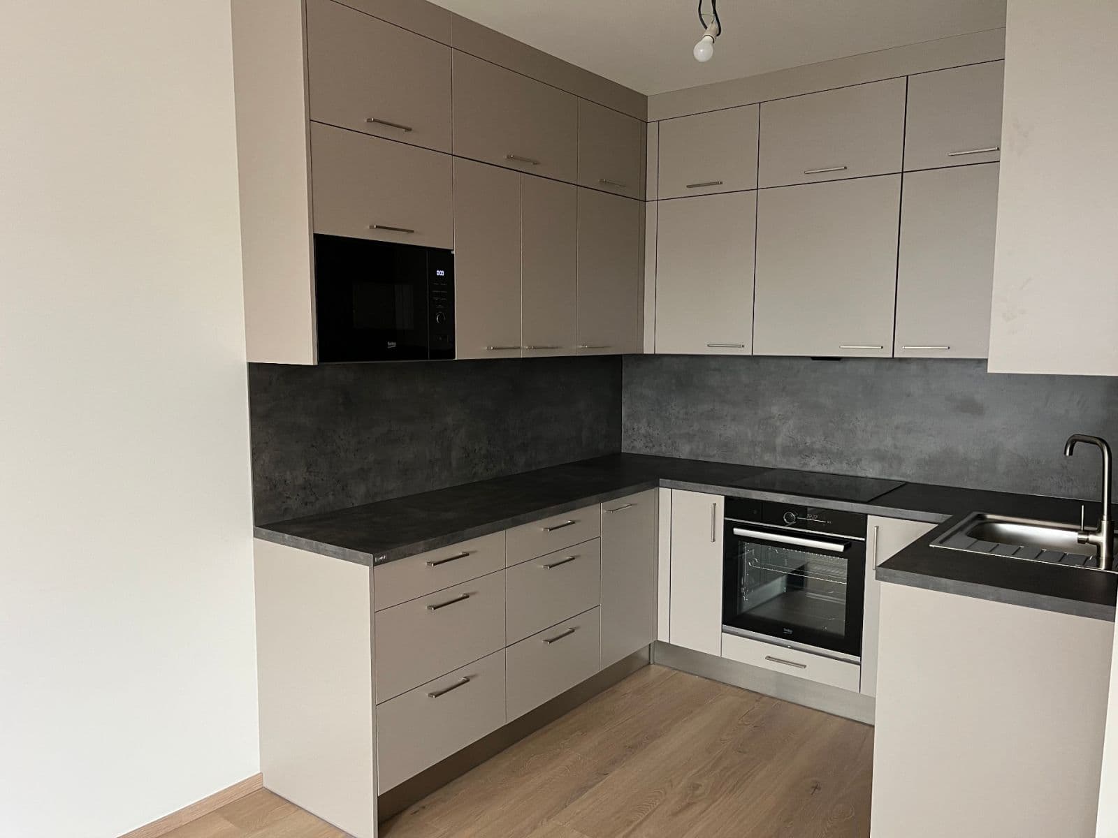 Prenájom bytu 2-izbový 52 m², Waltariho, Praha, Praha Prenájom bytu 2-izbový 52 m², Waltariho, Praha, Praha
