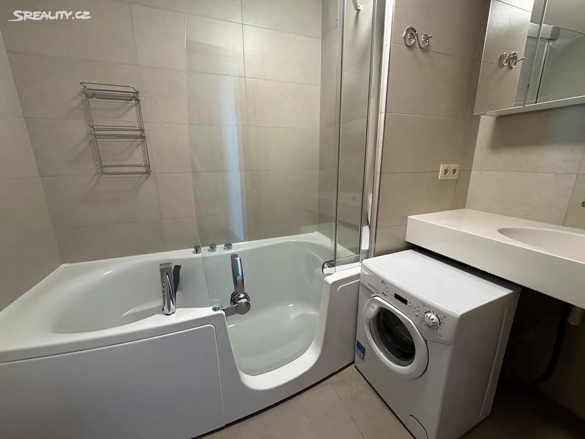 Prenájom bytu 2-izbový 43 m², Vrchlického, Praha, Praha Prenájom bytu 2-izbový 43 m², Vrchlického, Praha, Praha