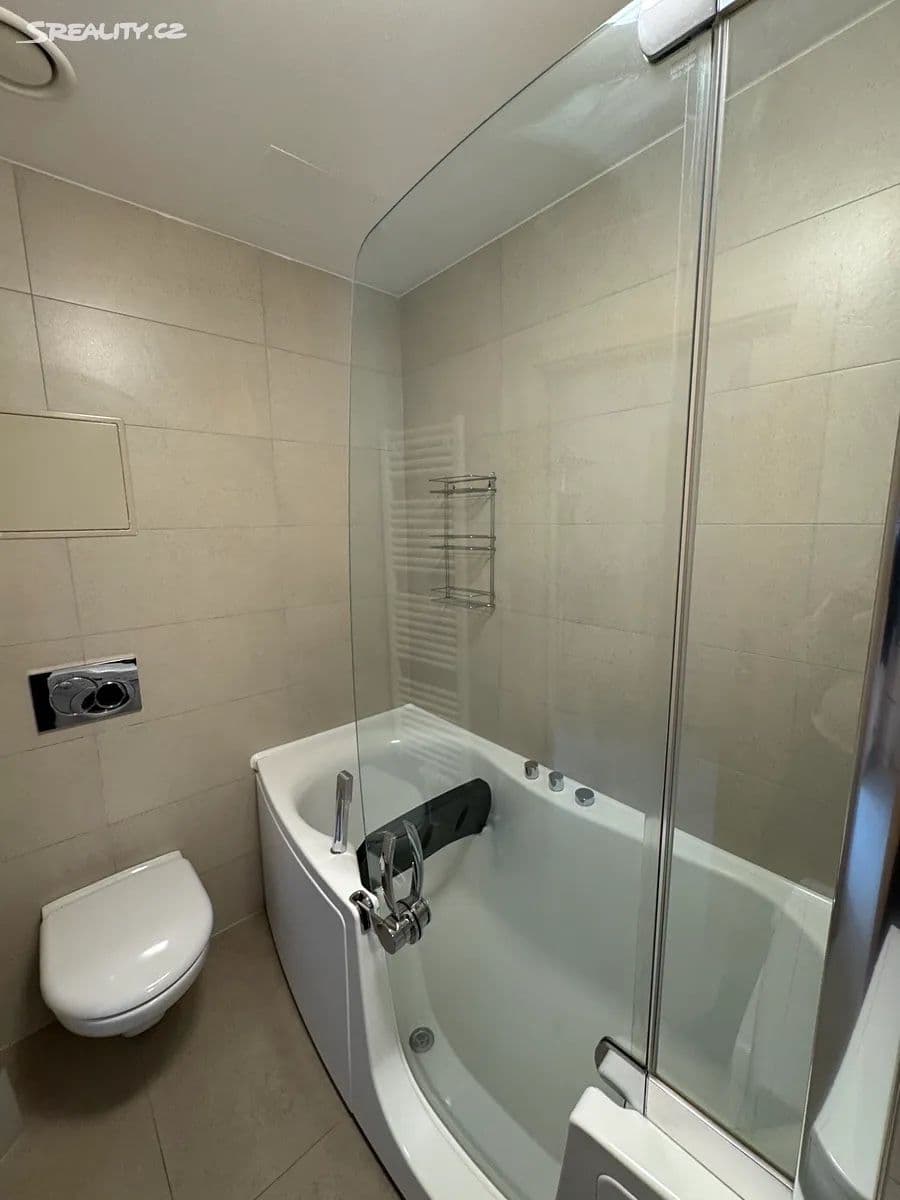 Prenájom bytu 2-izbový 43 m², Vrchlického, Praha, Praha Prenájom bytu 2-izbový 43 m², Vrchlického, Praha, Praha