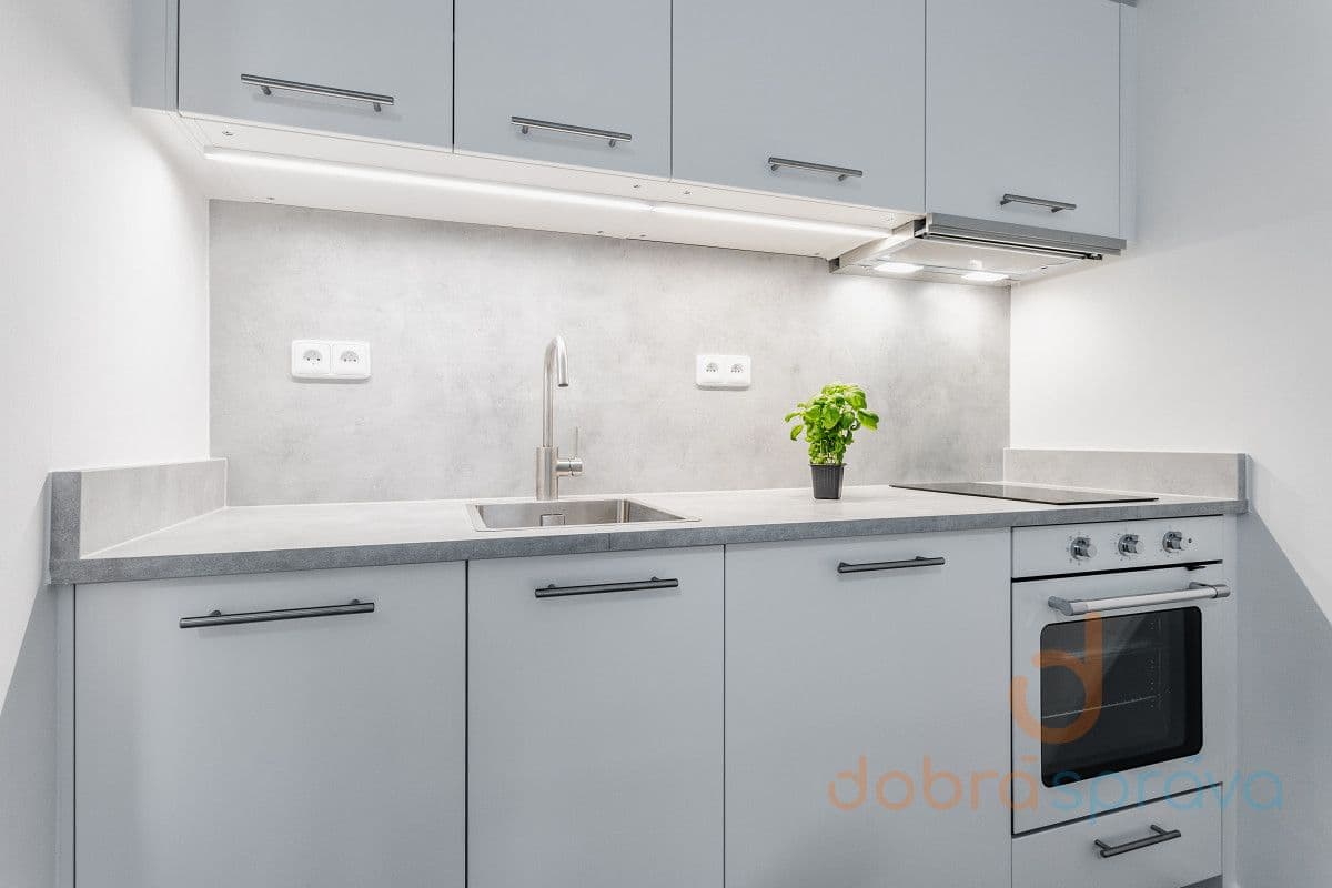 Prenájom bytu 2-izbový 55 m², Africká, Praha, Praha Prenájom bytu 2-izbový 55 m², Africká, Praha, Praha