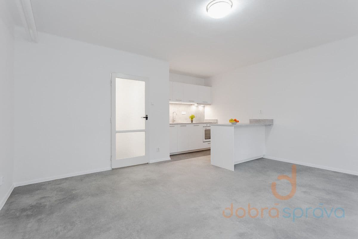Prenájom bytu 2-izbový 55 m², Africká, Praha, Praha Prenájom bytu 2-izbový 55 m², Africká, Praha, Praha