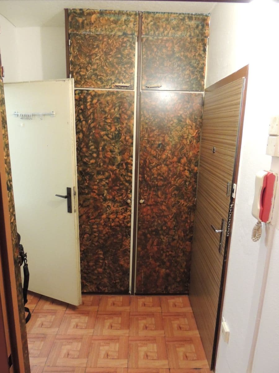 Prenájom bytu 1-izbový 28 m², Vlnařská, Liberec, Liberecký kraj Prenájom bytu 1-izbový 28 m², Vlnařská, Liberec, Liberecký kraj