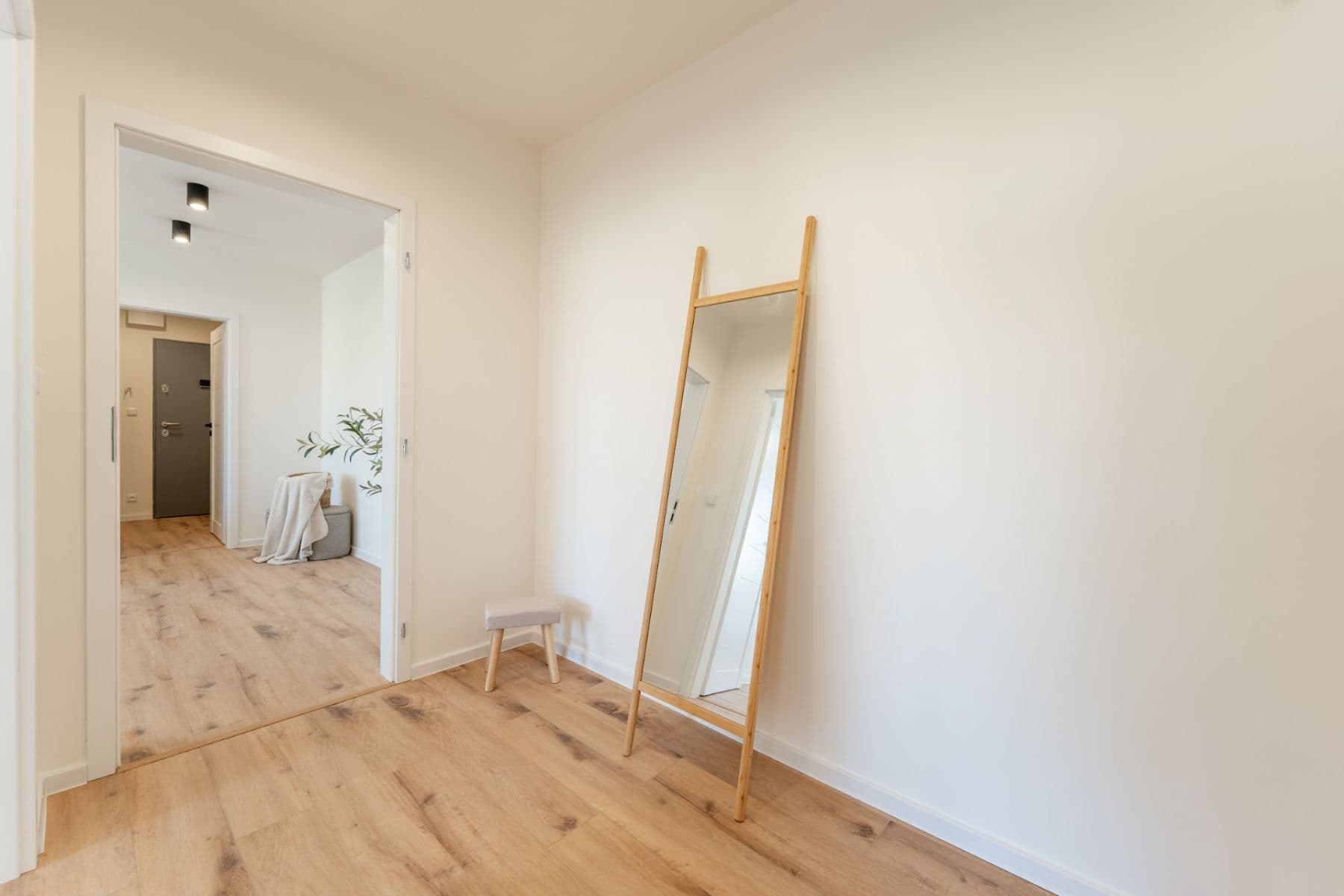 Predaj bytu 3-izbový 71 m², Lešenská, Praha, Praha Predaj bytu 3-izbový 71 m², Lešenská, Praha, Praha