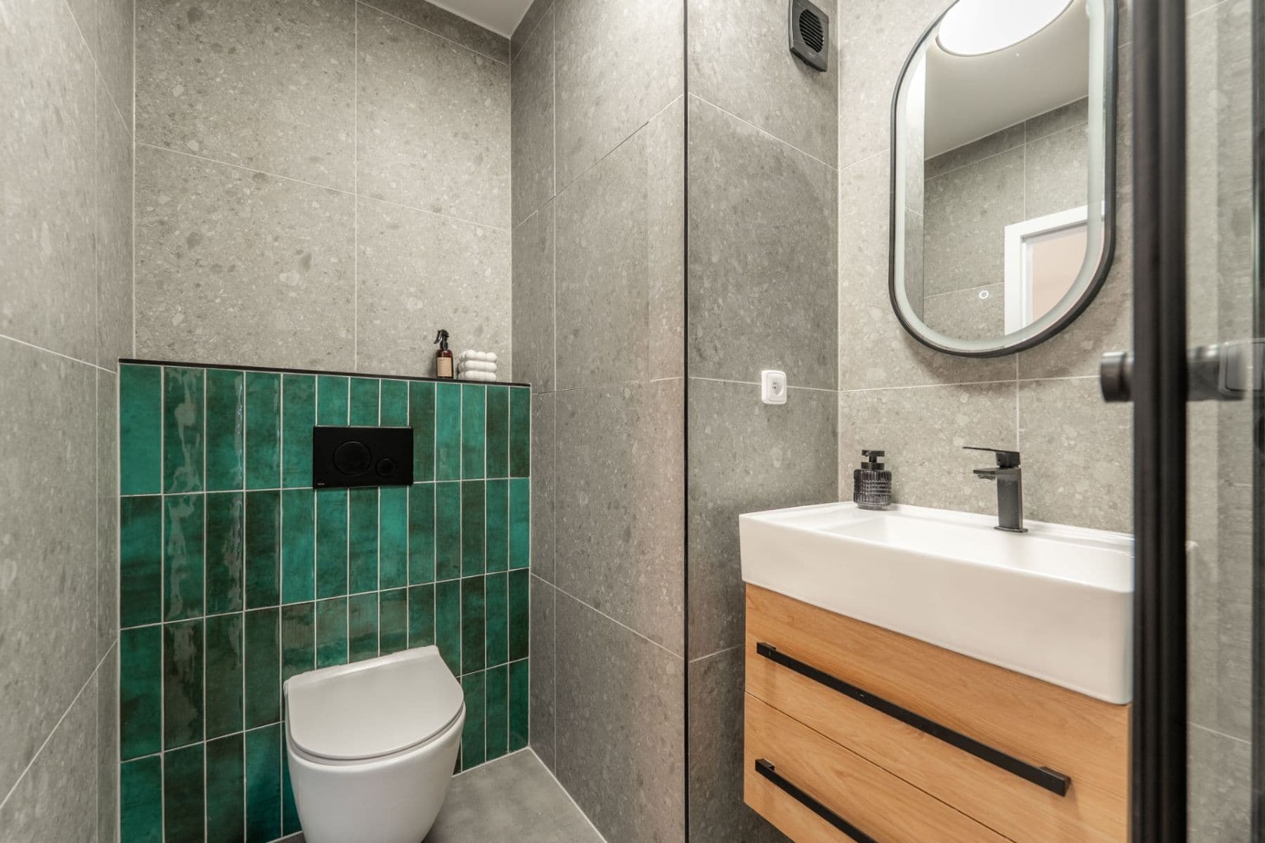 Predaj bytu 3-izbový 71 m², Lešenská, Praha, Praha Predaj bytu 3-izbový 71 m², Lešenská, Praha, Praha