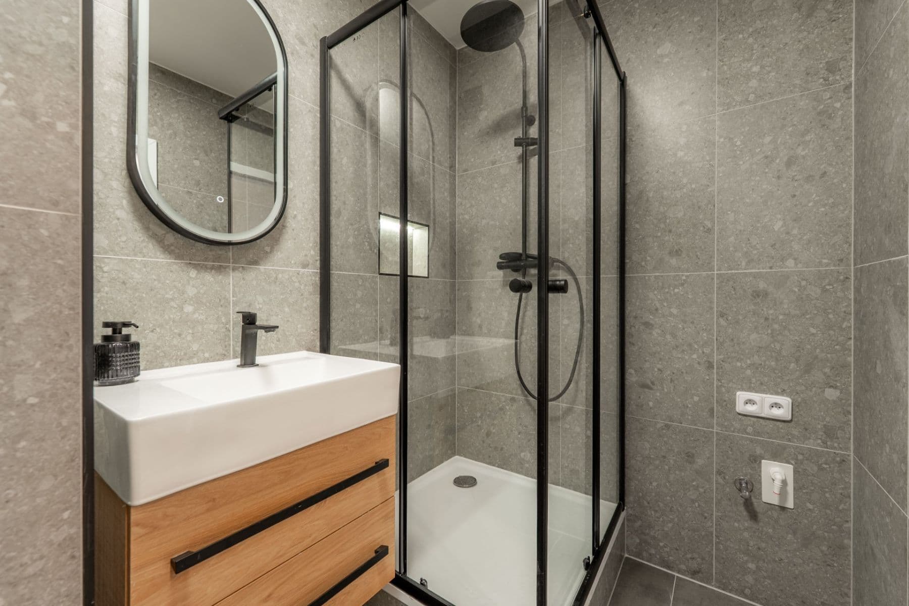 Predaj bytu 3-izbový 71 m², Lešenská, Praha, Praha Predaj bytu 3-izbový 71 m², Lešenská, Praha, Praha