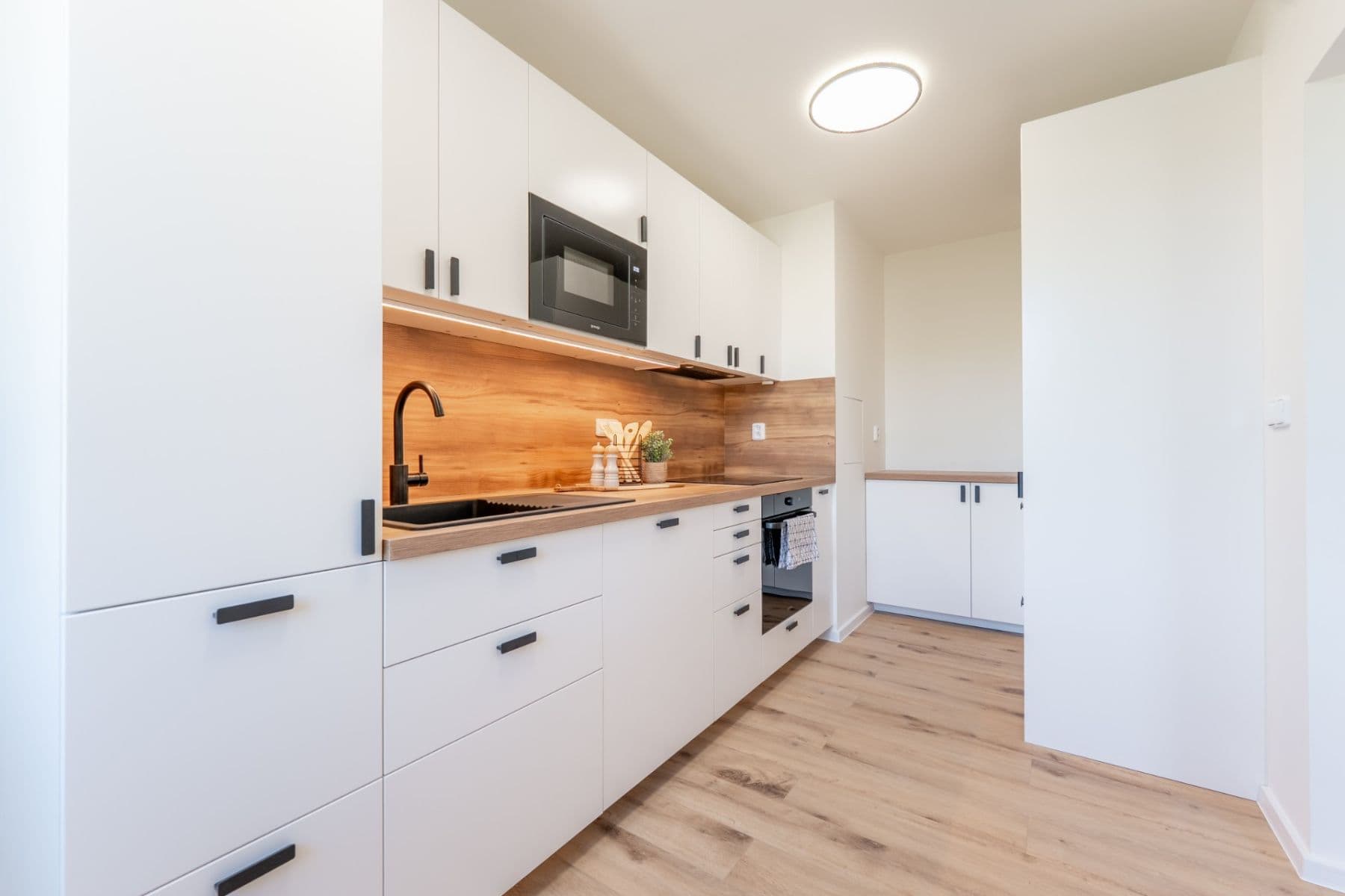 Predaj bytu 3-izbový 71 m², Lešenská, Praha, Praha Predaj bytu 3-izbový 71 m², Lešenská, Praha, Praha