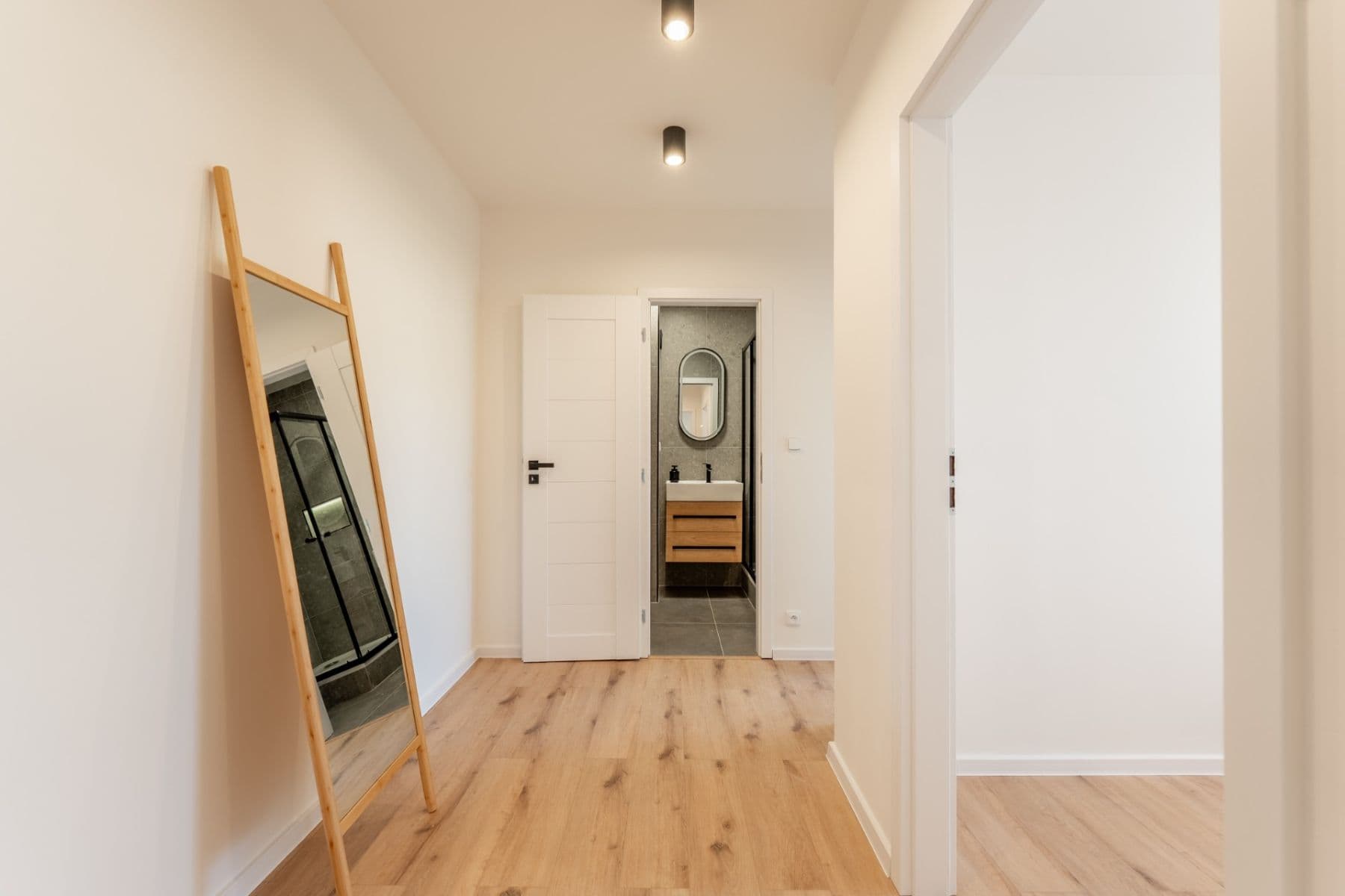 Predaj bytu 3-izbový 71 m², Lešenská, Praha, Praha Predaj bytu 3-izbový 71 m², Lešenská, Praha, Praha
