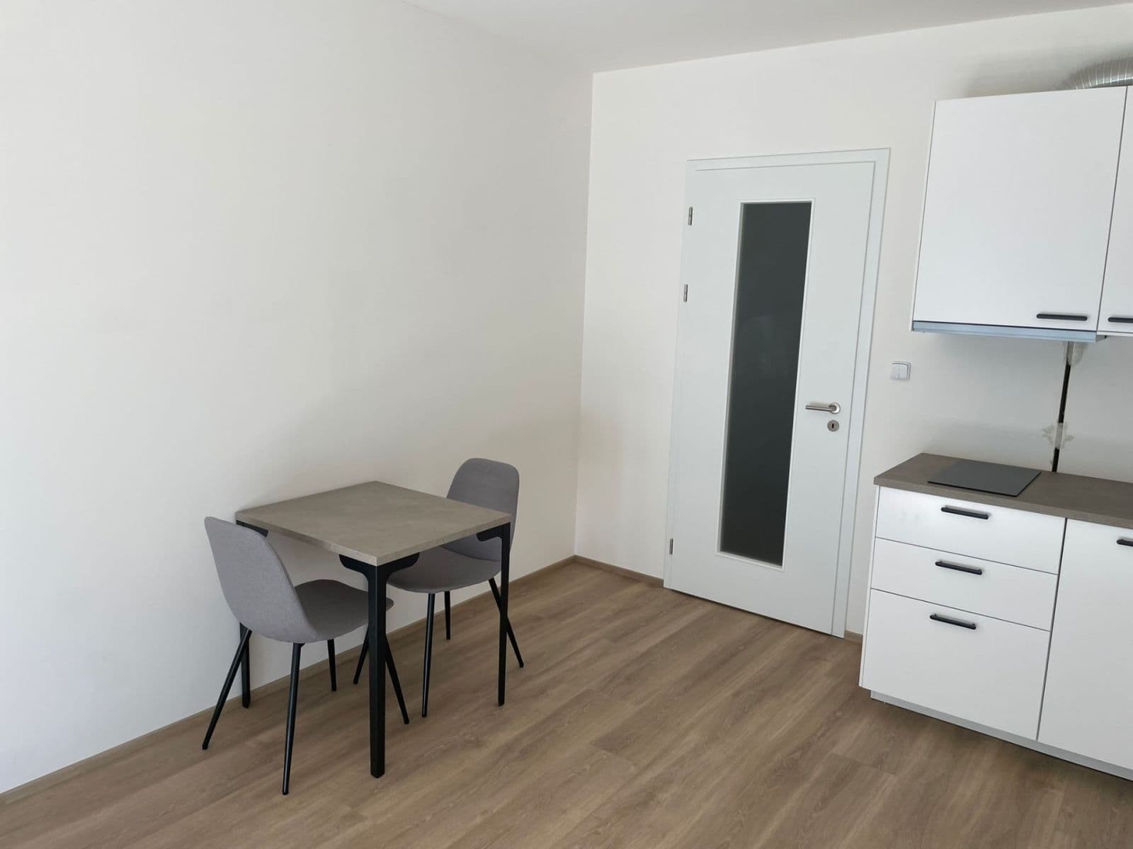 Prenájom bytu 1-izbový 33 m², Čakovická, Praha, Praha Prenájom bytu 1-izbový 33 m², Čakovická, Praha, Praha