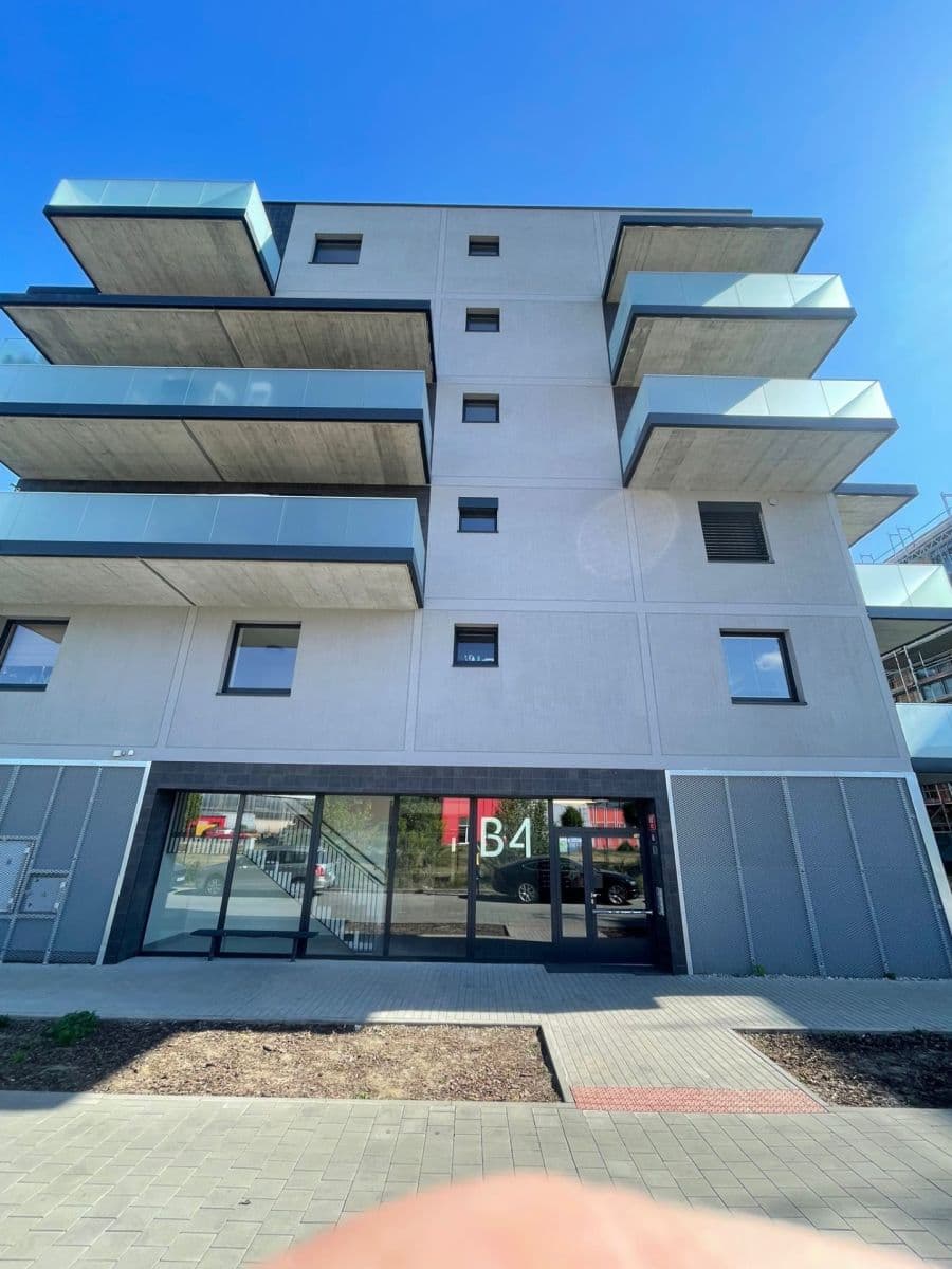 Prenájom bytu 1-izbový 33 m², Čakovická, Praha, Praha Prenájom bytu 1-izbový 33 m², Čakovická, Praha, Praha