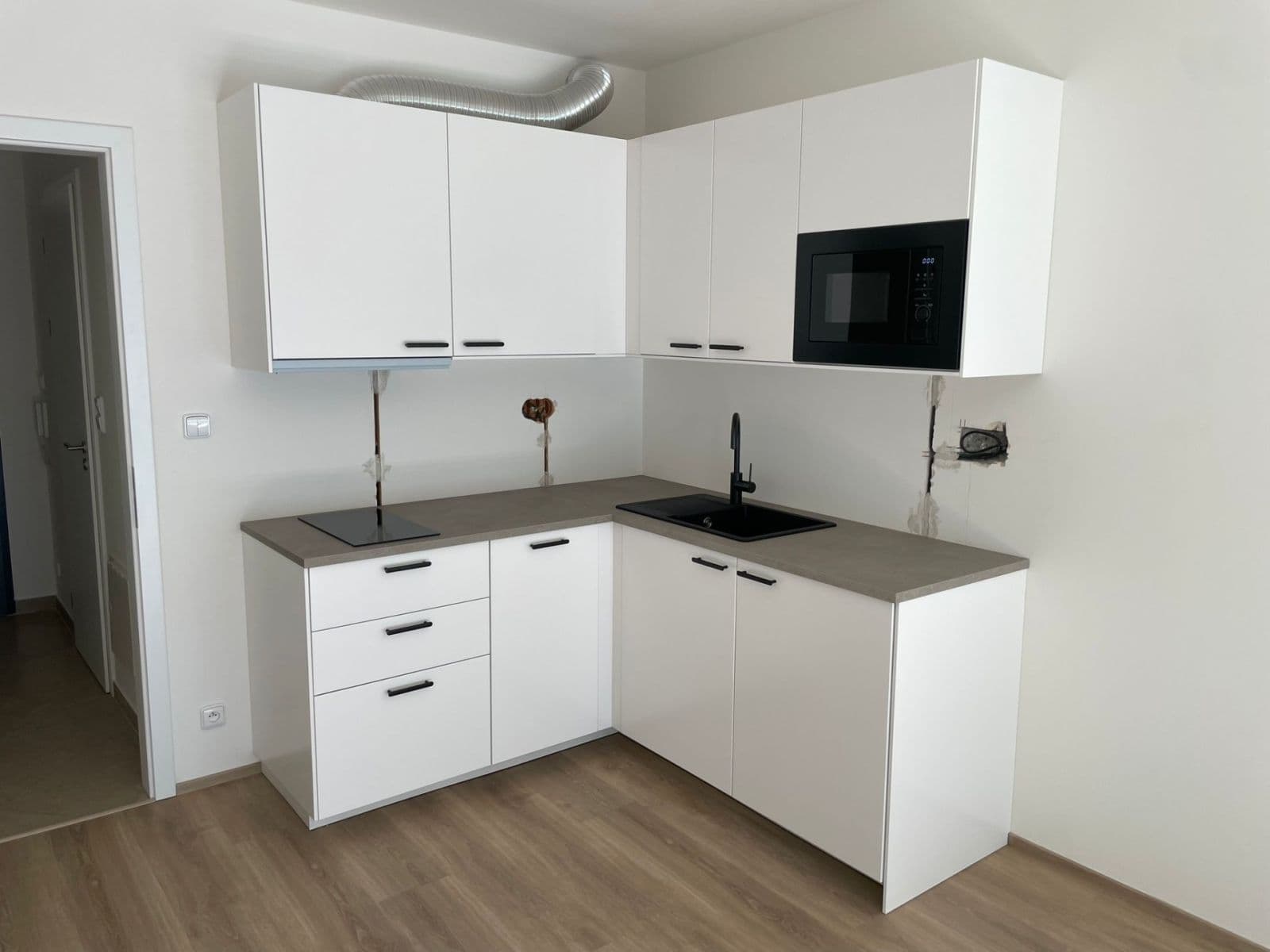 Prenájom bytu 1-izbový 33 m², Čakovická, Praha, Praha Prenájom bytu 1-izbový 33 m², Čakovická, Praha, Praha
