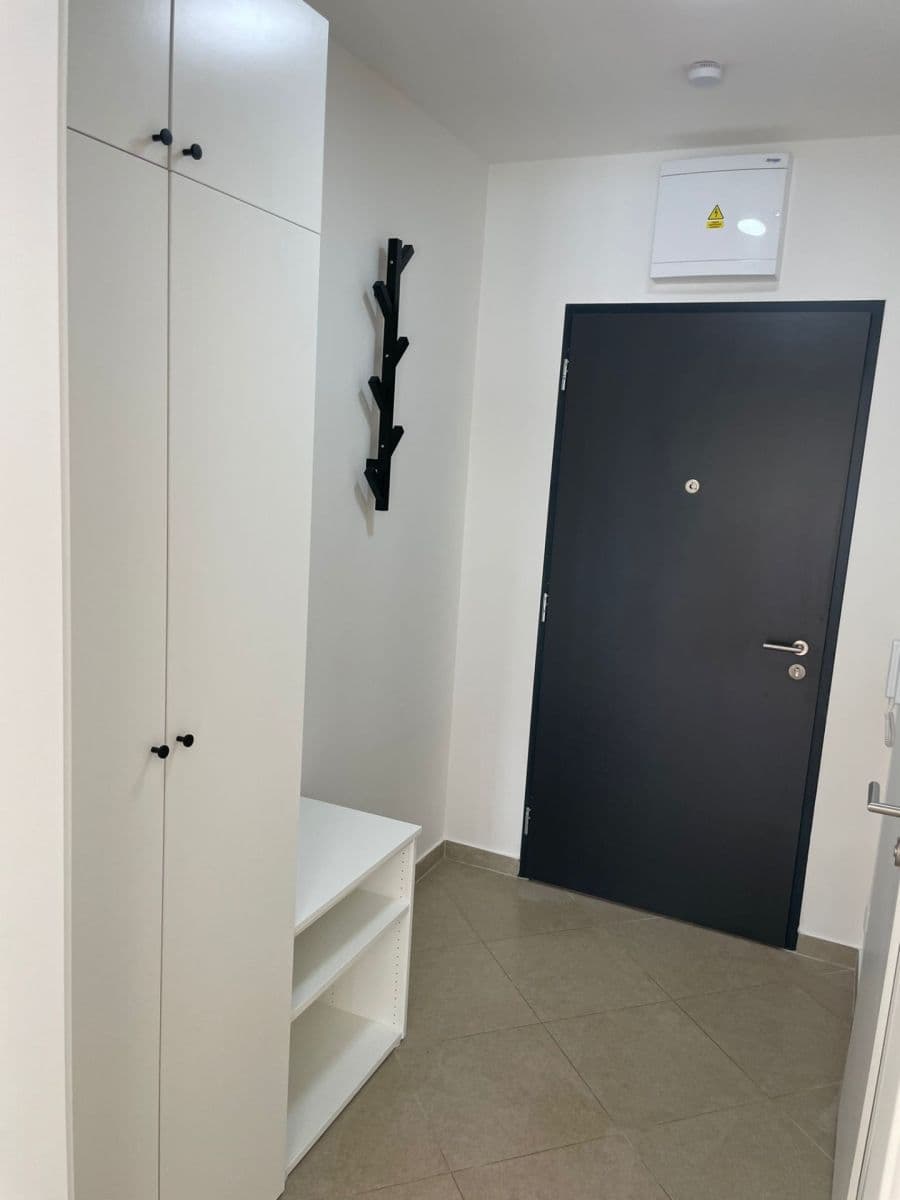 Prenájom bytu 1-izbový 33 m², Čakovická, Praha, Praha Prenájom bytu 1-izbový 33 m², Čakovická, Praha, Praha