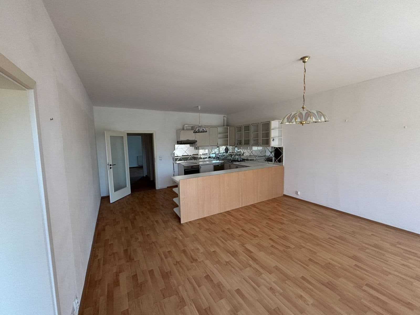 Predaj bytu 3-izbový 101 m², Osvoboditelů, Lovosice, Ústecký kraj Predaj bytu 3-izbový 101 m², Osvoboditelů, Lovosice, Ústecký kraj