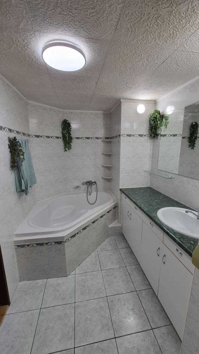 Prenájom bytu 3-izbový 63 m², Loučimská, Praha, Praha Prenájom bytu 3-izbový 63 m², Loučimská, Praha, Praha