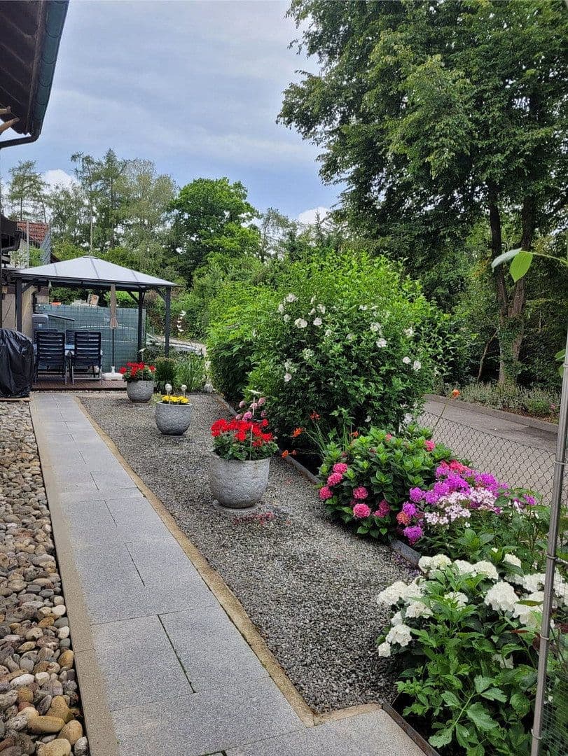 Predaj bytu 3-izbový 77 m², Wiesgasse 70, Ichenhausen, Bavorsko Predaj bytu 3-izbový 77 m², Wiesgasse 70, Ichenhausen, Bavorsko