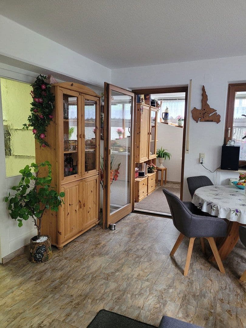 Predaj bytu 3-izbový 77 m², Wiesgasse 70, Ichenhausen, Bavorsko Predaj bytu 3-izbový 77 m², Wiesgasse 70, Ichenhausen, Bavorsko