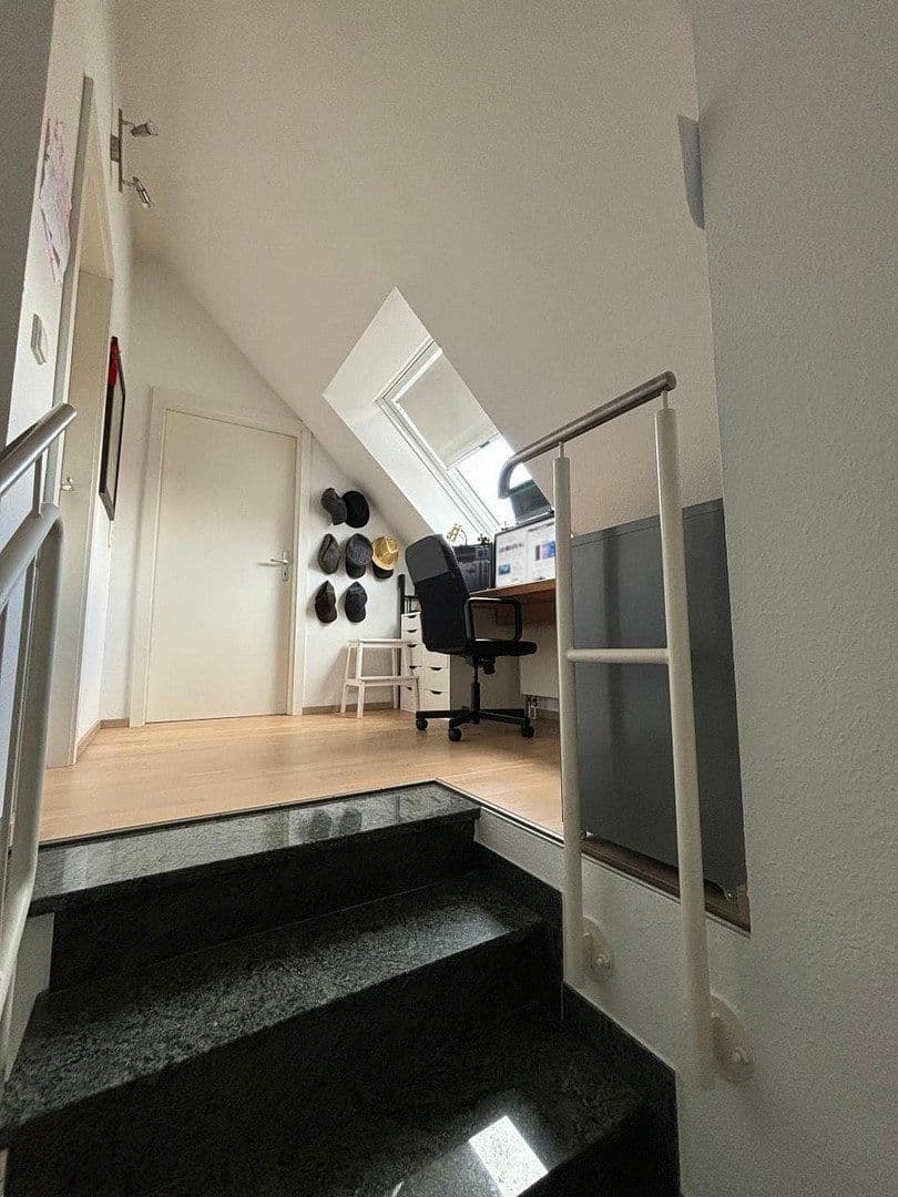 Prenájom bytu 3-izbový 84 m², Leinfelden-Echterdingen, Bádensko-Wurttembersko Prenájom bytu 3-izbový 84 m², Leinfelden-Echterdingen, Bádensko-Wurttembersko