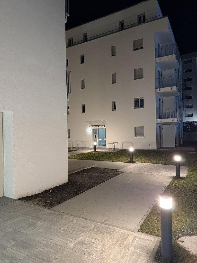 Prenájom bytu 2-izbový 45 m², Wiesenstraße 10, Berlin, Berlín Prenájom bytu 2-izbový 45 m², Wiesenstraße 10, Berlin, Berlín