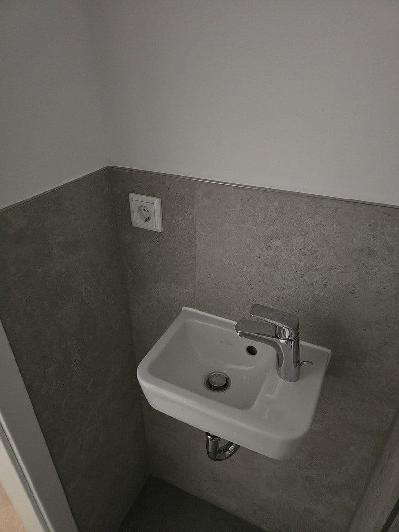 Predaj domu 2.703 m², pozemek 3.226 m², Waren (Müritz), Meklenbursko-Predpomoransko Predaj domu 2.703 m², pozemek 3.226 m², Waren (Müritz), Meklenbursko-Predpomoransko