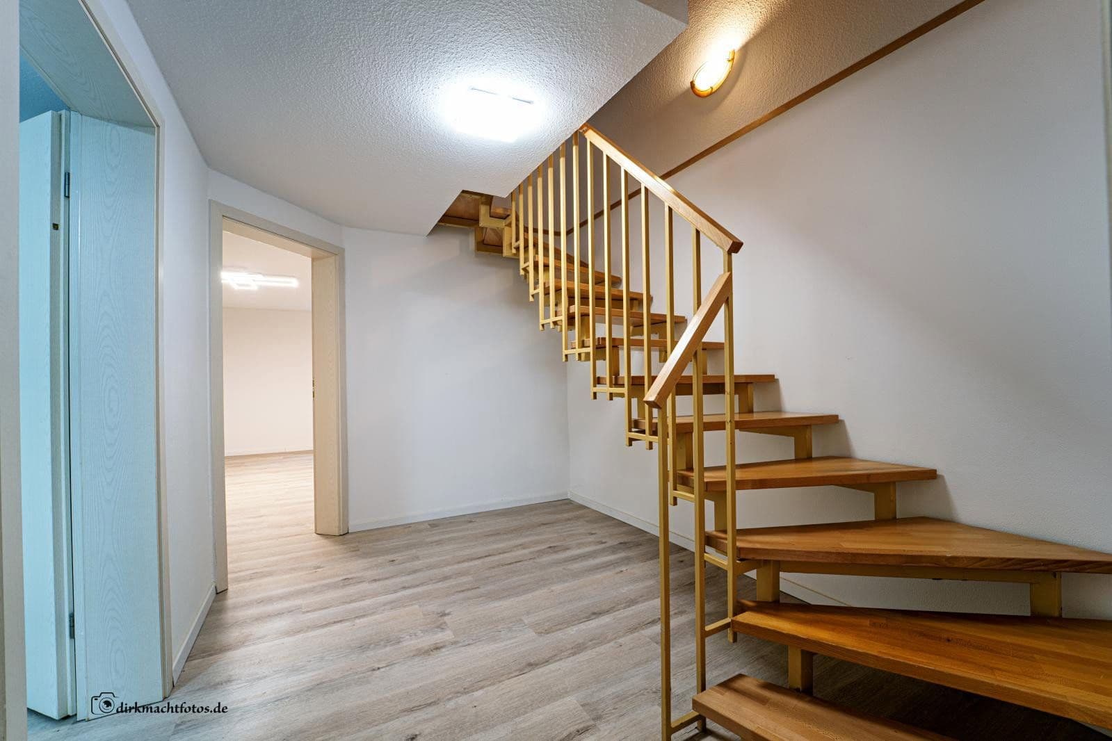 Prenájom domu 119 m², pozemek 288 m², Ratingen, Severné Porýnie - Westfálsko Prenájom domu 119 m², pozemek 288 m², Ratingen, Severné Porýnie - Westfálsko