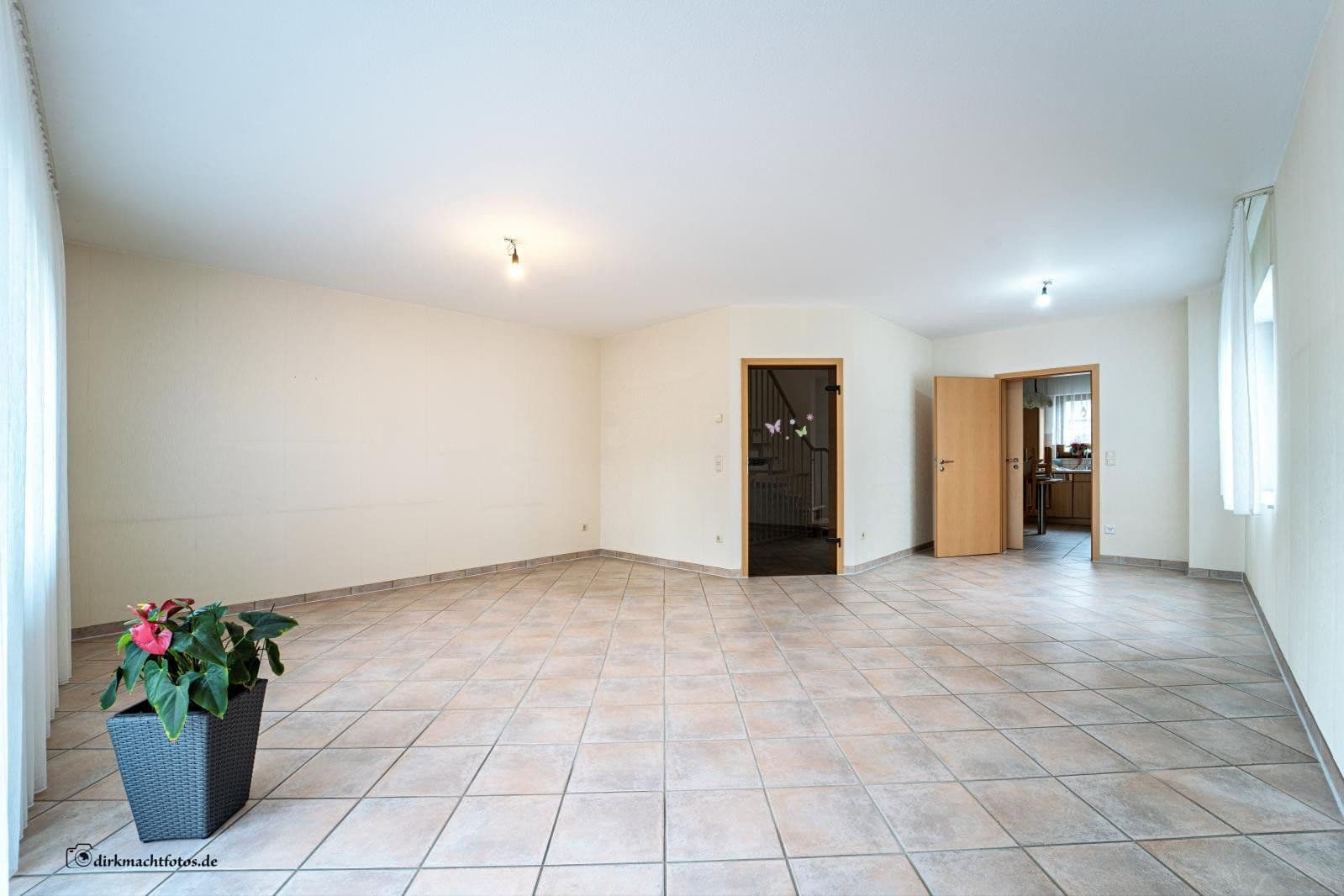 Prenájom domu 119 m², pozemek 288 m², Ratingen, Severné Porýnie - Westfálsko Prenájom domu 119 m², pozemek 288 m², Ratingen, Severné Porýnie - Westfálsko