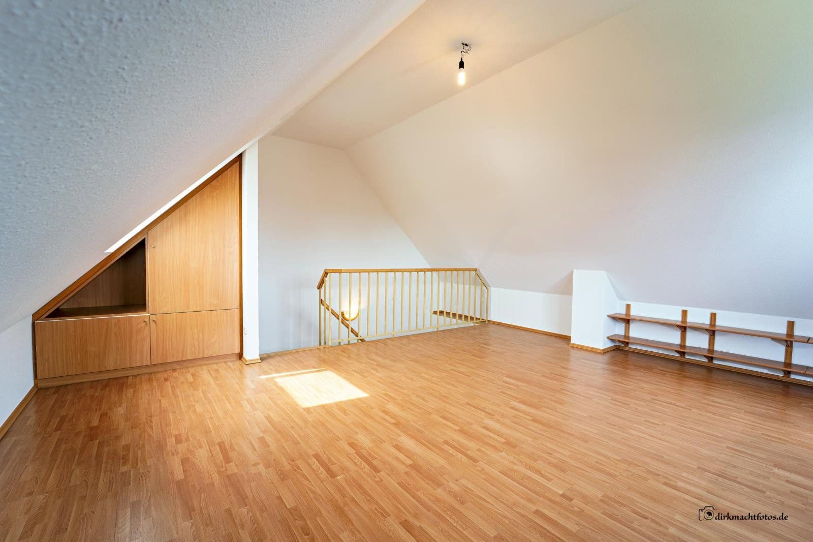 Prenájom domu 119 m², pozemek 288 m², Ratingen, Severné Porýnie - Westfálsko Prenájom domu 119 m², pozemek 288 m², Ratingen, Severné Porýnie - Westfálsko