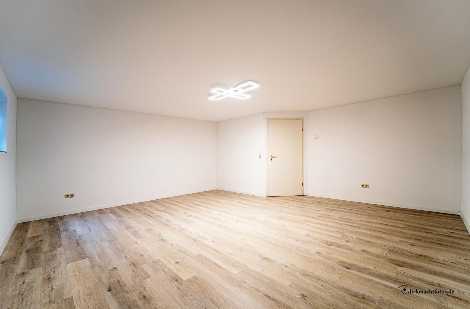 Prenájom domu 119 m², pozemek 288 m², Ratingen, Severné Porýnie - Westfálsko Prenájom domu 119 m², pozemek 288 m², Ratingen, Severné Porýnie - Westfálsko