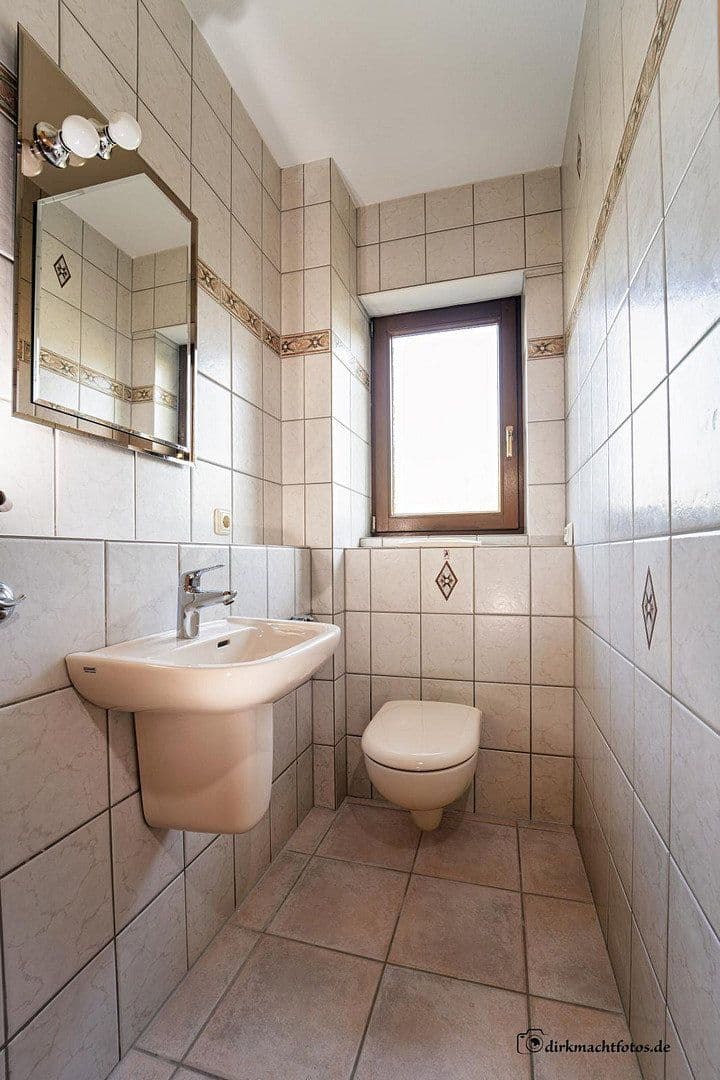 Prenájom domu 119 m², pozemek 288 m², Ratingen, Severné Porýnie - Westfálsko Prenájom domu 119 m², pozemek 288 m², Ratingen, Severné Porýnie - Westfálsko