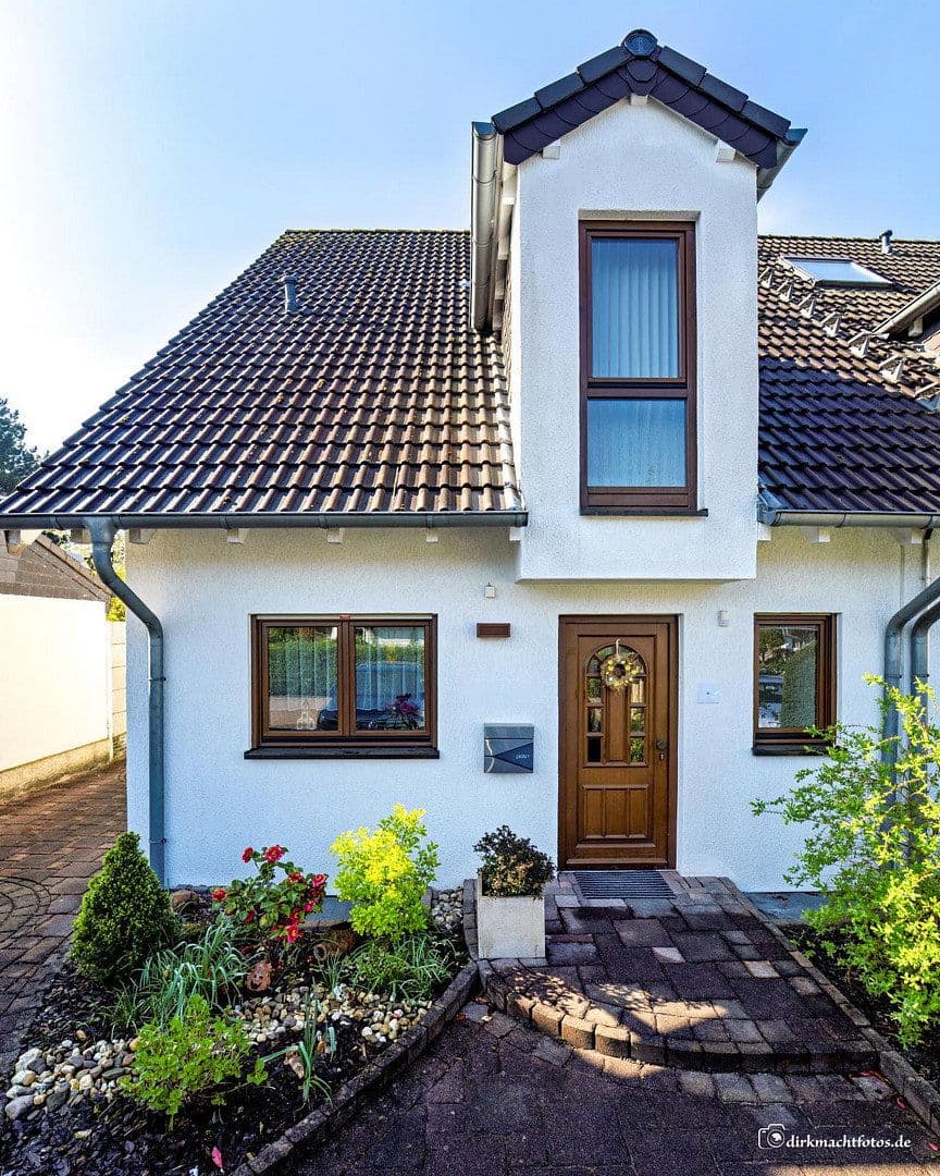 Prenájom domu 119 m², pozemek 288 m², Ratingen, Severné Porýnie - Westfálsko Prenájom domu 119 m², pozemek 288 m², Ratingen, Severné Porýnie - Westfálsko