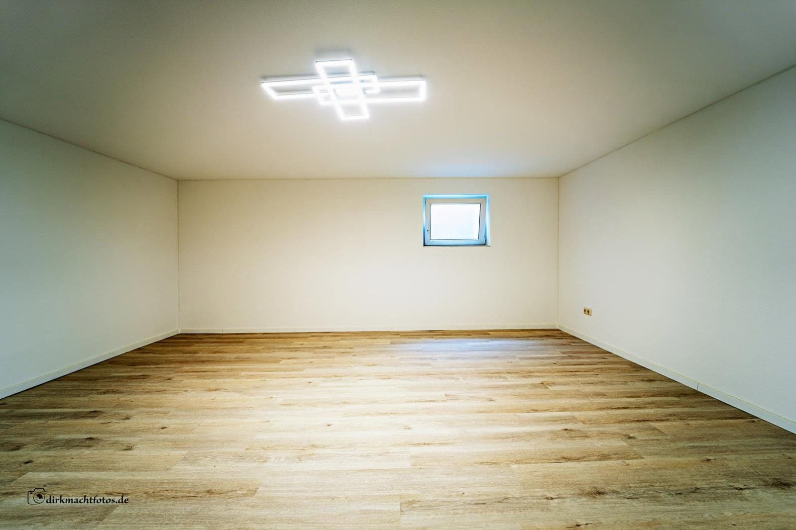 Prenájom domu 119 m², pozemek 288 m², Ratingen, Severné Porýnie - Westfálsko Prenájom domu 119 m², pozemek 288 m², Ratingen, Severné Porýnie - Westfálsko