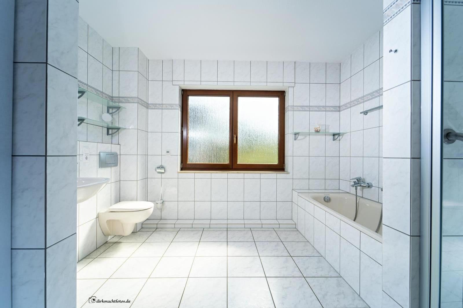 Prenájom domu 119 m², pozemek 288 m², Ratingen, Severné Porýnie - Westfálsko Prenájom domu 119 m², pozemek 288 m², Ratingen, Severné Porýnie - Westfálsko