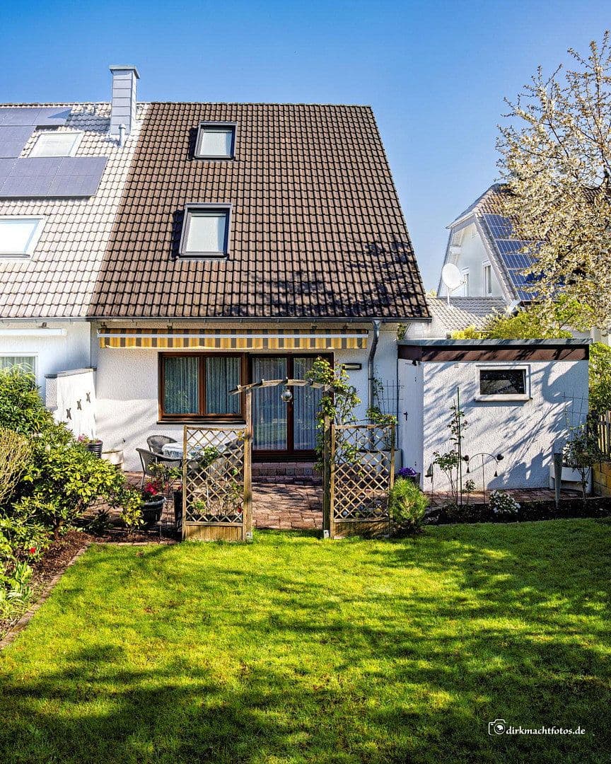 Prenájom domu 119 m², pozemek 288 m², Ratingen, Severné Porýnie - Westfálsko Prenájom domu 119 m², pozemek 288 m², Ratingen, Severné Porýnie - Westfálsko