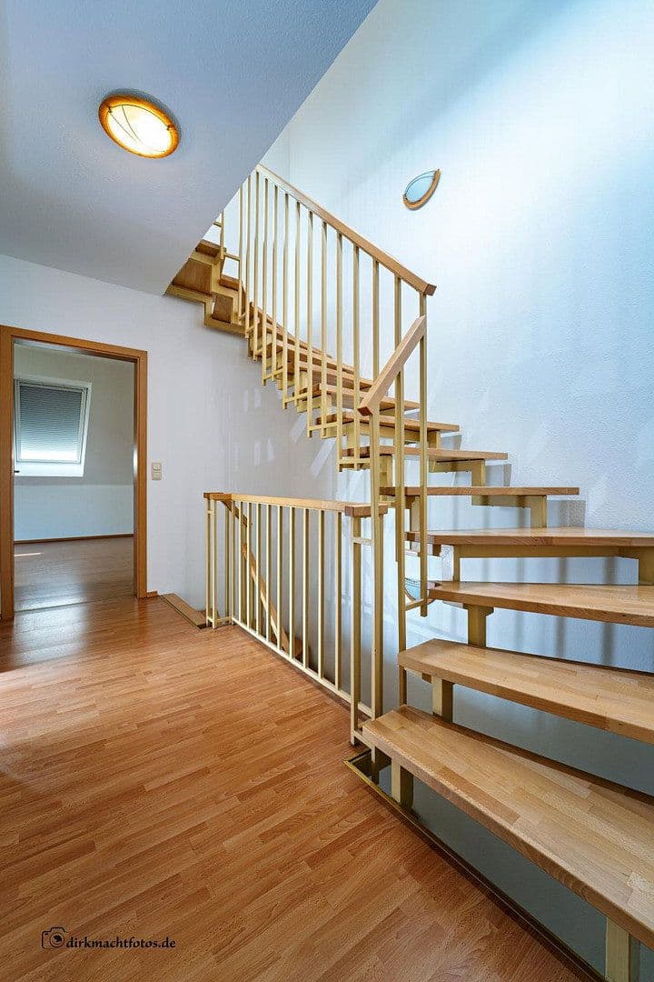 Prenájom domu 119 m², pozemek 288 m², Ratingen, Severné Porýnie - Westfálsko Prenájom domu 119 m², pozemek 288 m², Ratingen, Severné Porýnie - Westfálsko