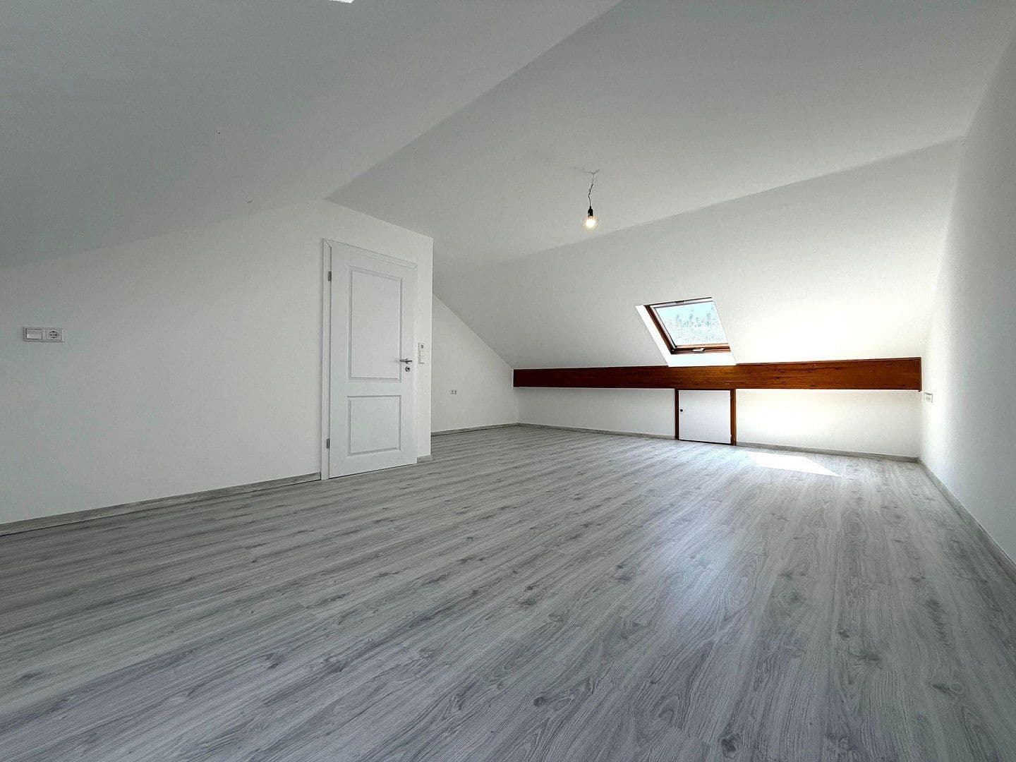 Prenájom domu 131 m², pozemek 203 m², Salzachweg 30, Maulbronn, Bádensko-Wurttembersko Prenájom domu 131 m², pozemek 203 m², Salzachweg 30, Maulbronn, Bádensko-Wurttembersko