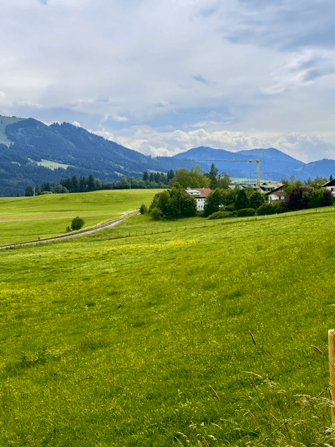 Prenájom bytu 3-izbový 102 m², Dorfstraße 29, Oy-Mittelberg, Bavorsko Prenájom bytu 3-izbový 102 m², Dorfstraße 29, Oy-Mittelberg, Bavorsko