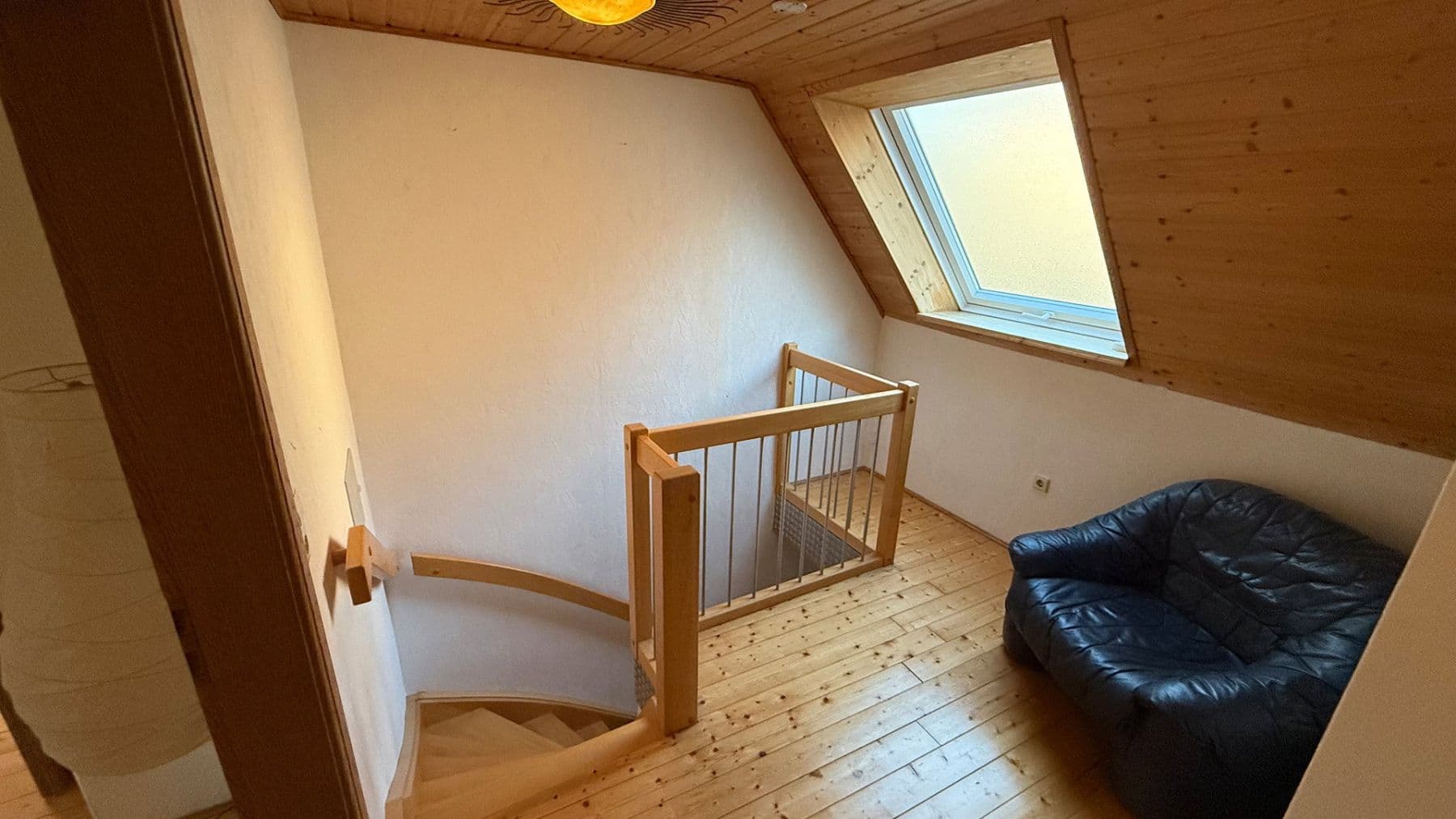 Predaj domu 185 m², pozemek 311 m², Hukelturenstraße 38, Albstadt, Bádensko-Wurttembersko Predaj domu 185 m², pozemek 311 m², Hukelturenstraße 38, Albstadt, Bádensko-Wurttembersko