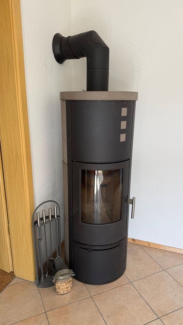 Predaj domu 185 m², pozemek 311 m², Hukelturenstraße 38, Albstadt, Bádensko-Wurttembersko Predaj domu 185 m², pozemek 311 m², Hukelturenstraße 38, Albstadt, Bádensko-Wurttembersko