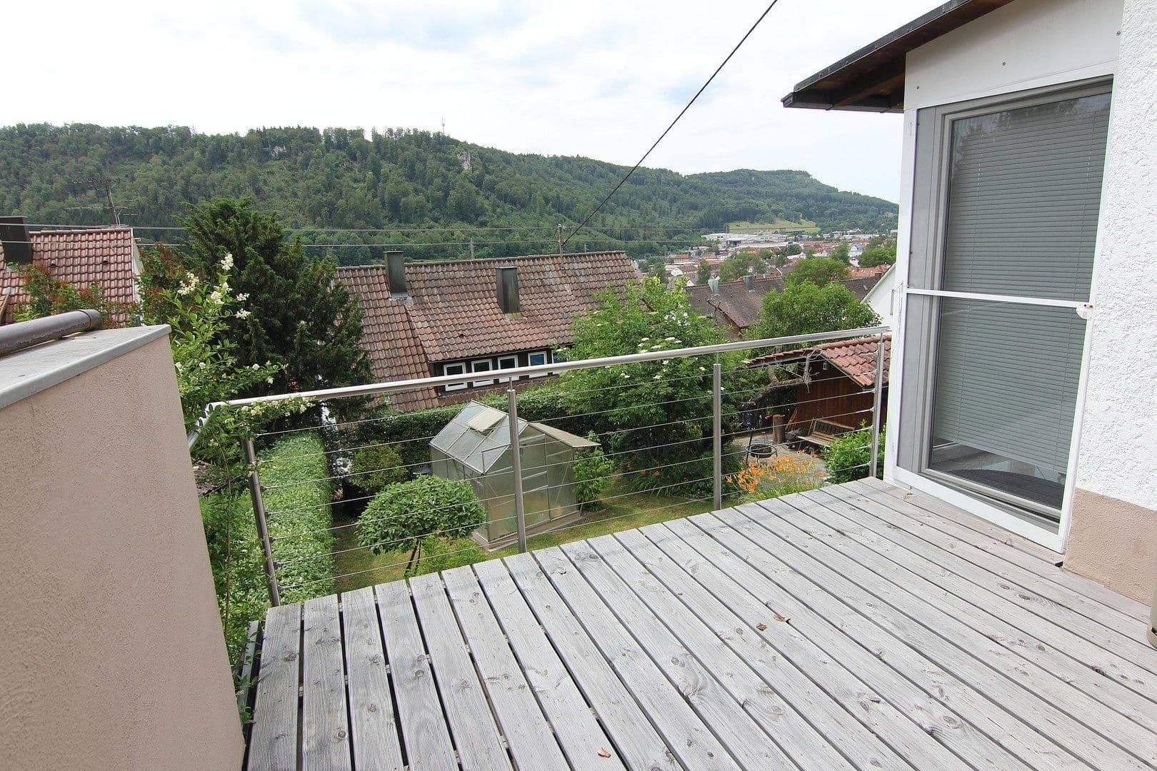 Predaj domu 185 m², pozemek 311 m², Hukelturenstraße 38, Albstadt, Bádensko-Wurttembersko Predaj domu 185 m², pozemek 311 m², Hukelturenstraße 38, Albstadt, Bádensko-Wurttembersko
